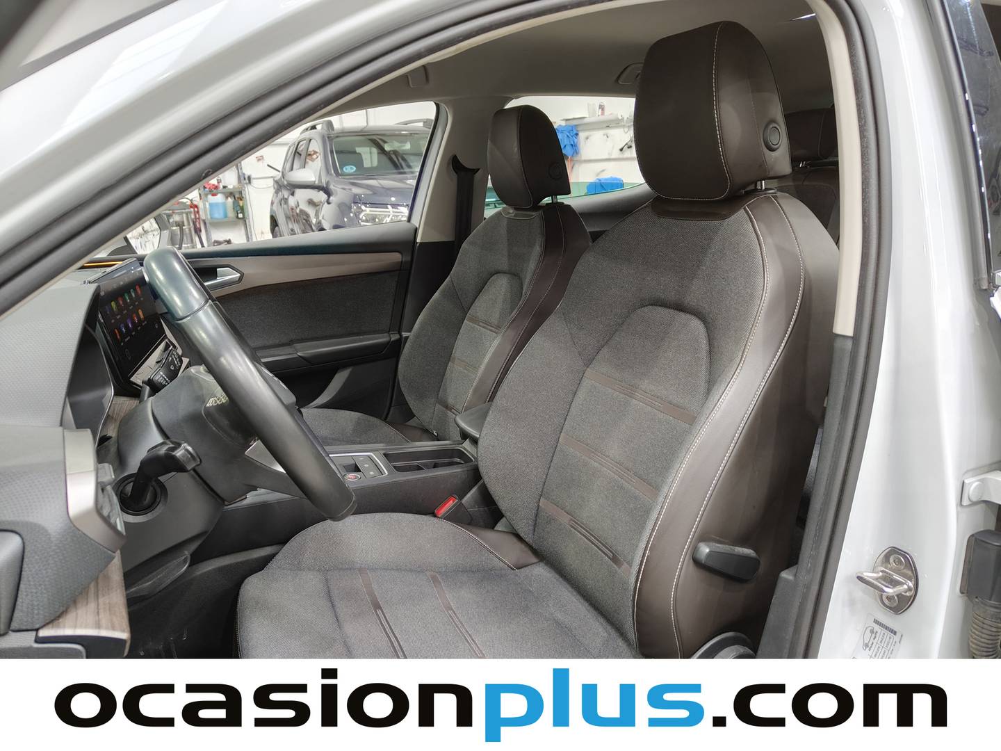 Foto asientos delanteros Seat León Seat León 1.5 TSI S&S Xcellence Launch Pack M (130 CV)