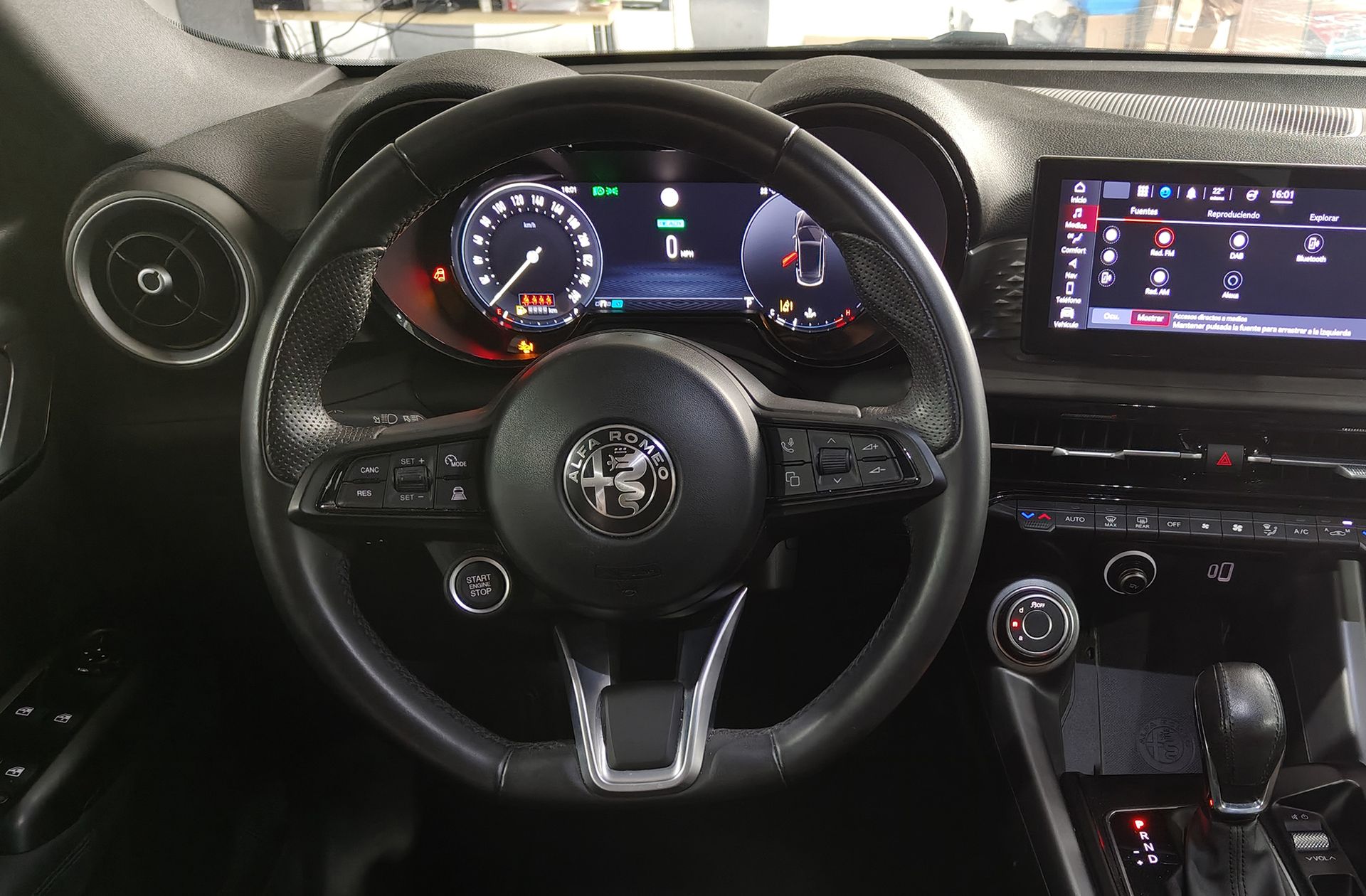 Alfa Romeo Tonale 1.5 MHEV Sprint FWD - foto 25