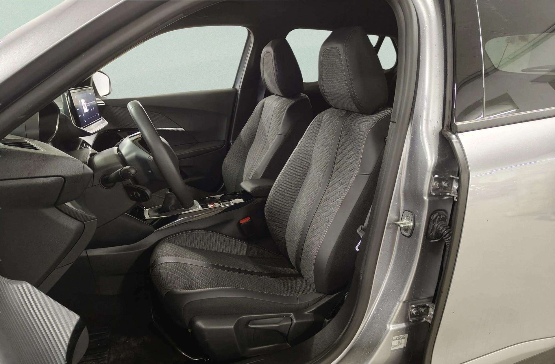 Peugeot 2008 PureTech 100 Allure - foto 12