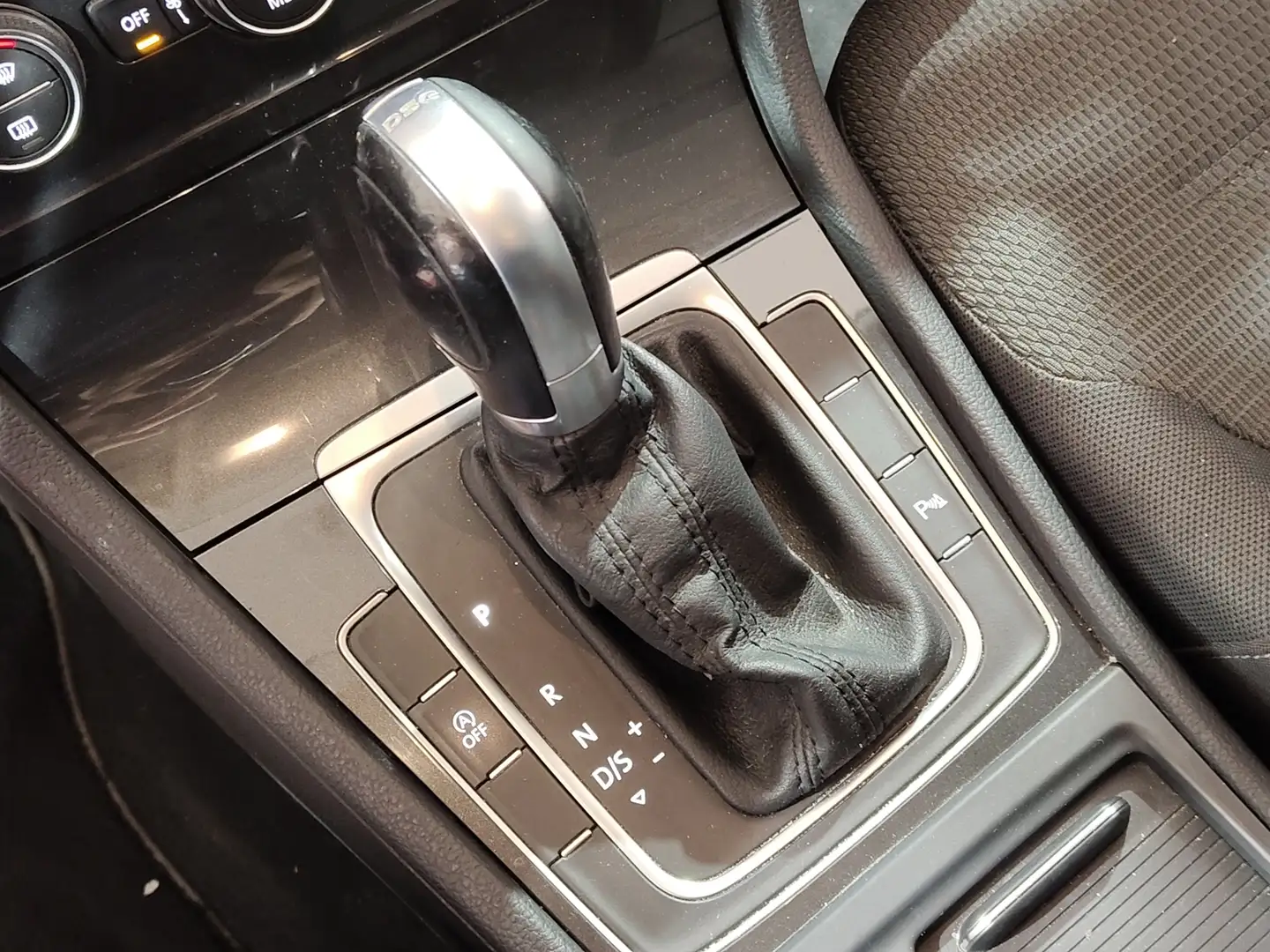 Foto Volkswagen Golf Volkswagen Golf Advance 1.5 TSI Evo (130 CV) DSG