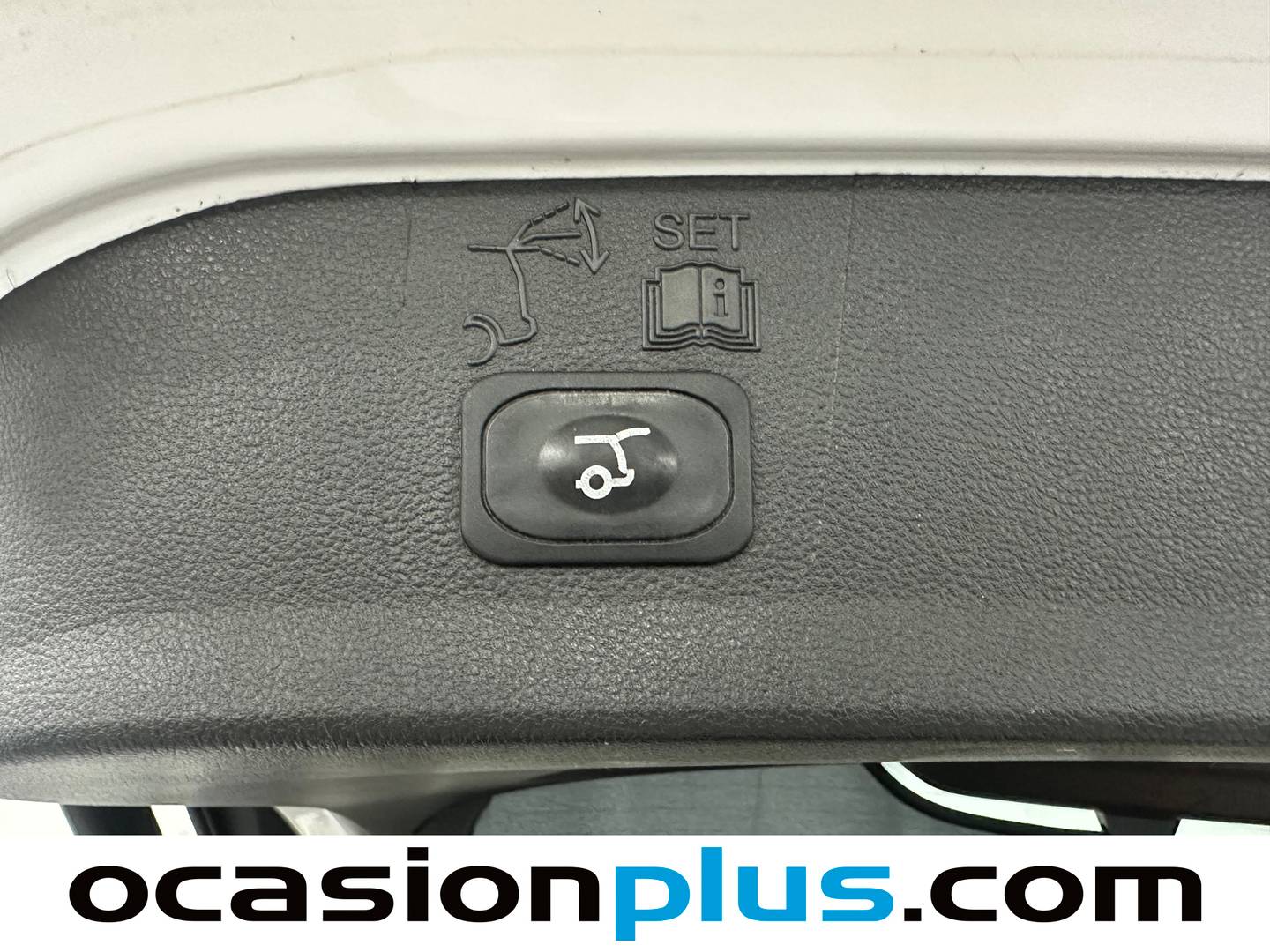 Extras del Ford Kuga Ford Kuga 1.5 EcoBoost S&S Titanium 4x4 Auto (182 CV)