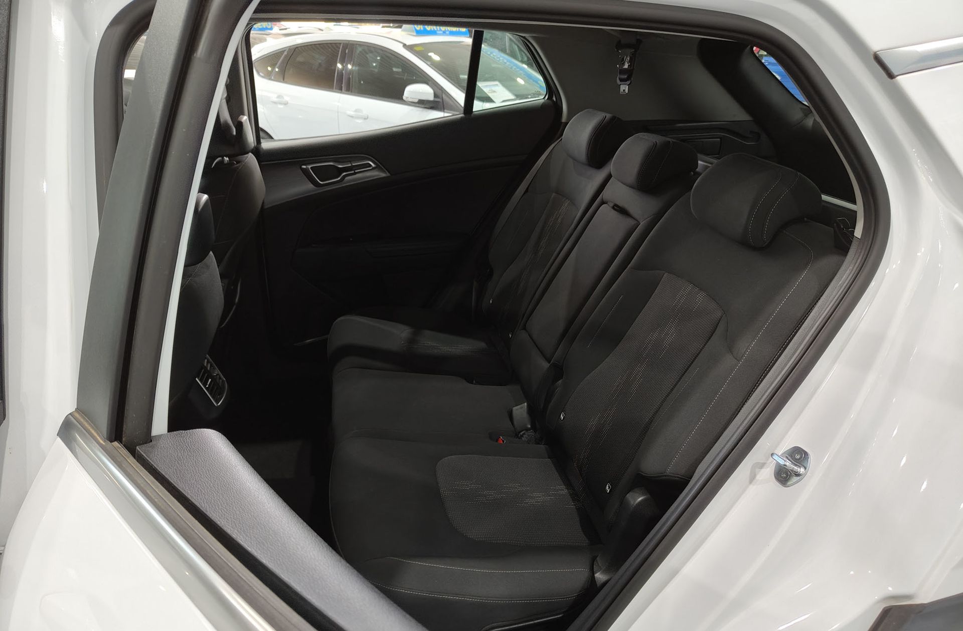 Kia Sportage 1.6 T-GDi MHEV Drive 4x2 - foto 12