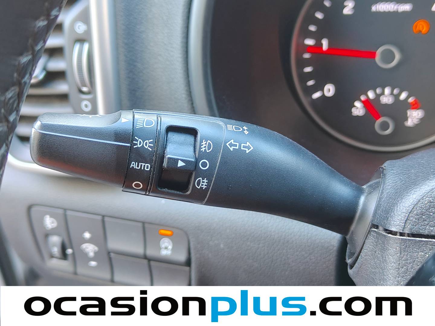 Equipamiento del KIA Sportage KIA Sportage 1.6 MHEV Business 4x4 (136 CV)