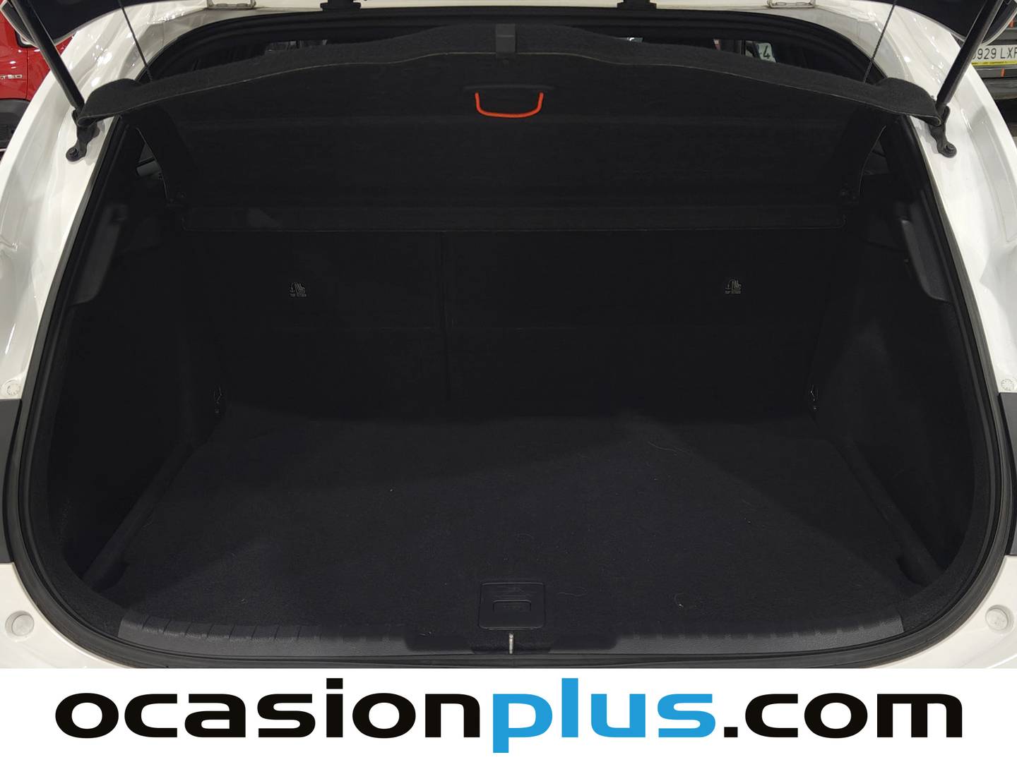 Fotos maletero Toyota Corolla Toyota Corolla 180H FEEL! E-CVT (180 CV)