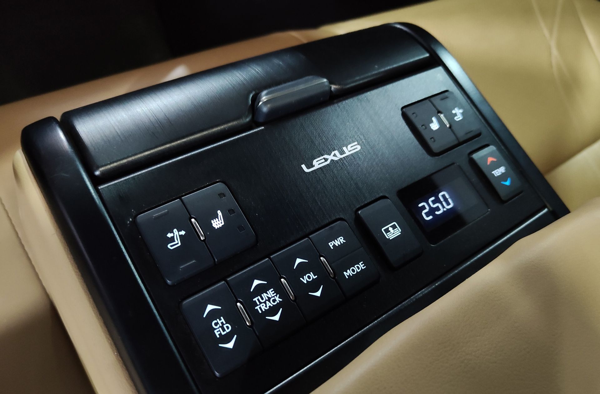 Lexus ES 300h Luxury - foto 15