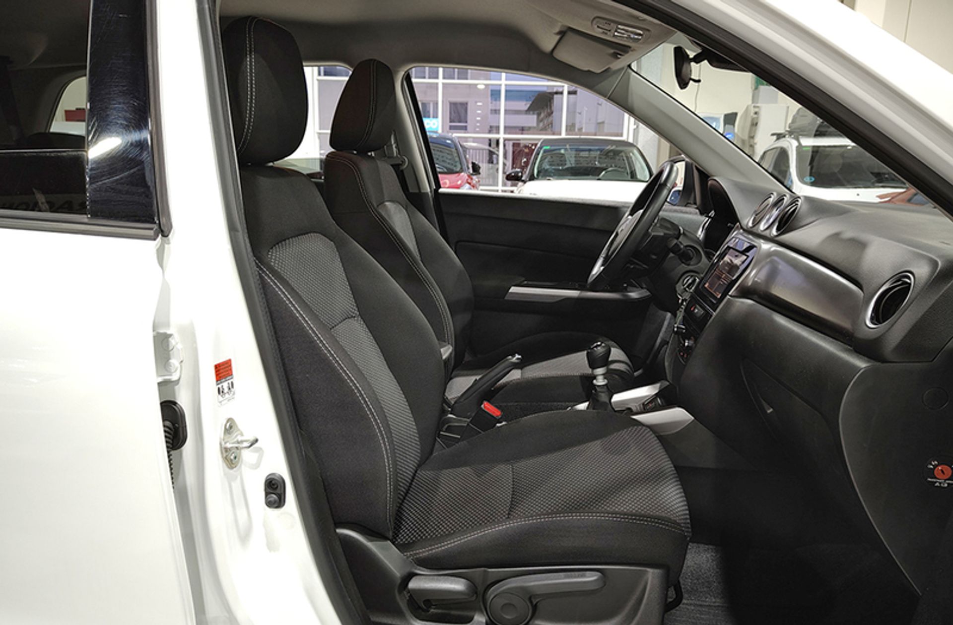 Suzuki Vitara 1.4 Turbo Mild Hybrid GLE - foto 17