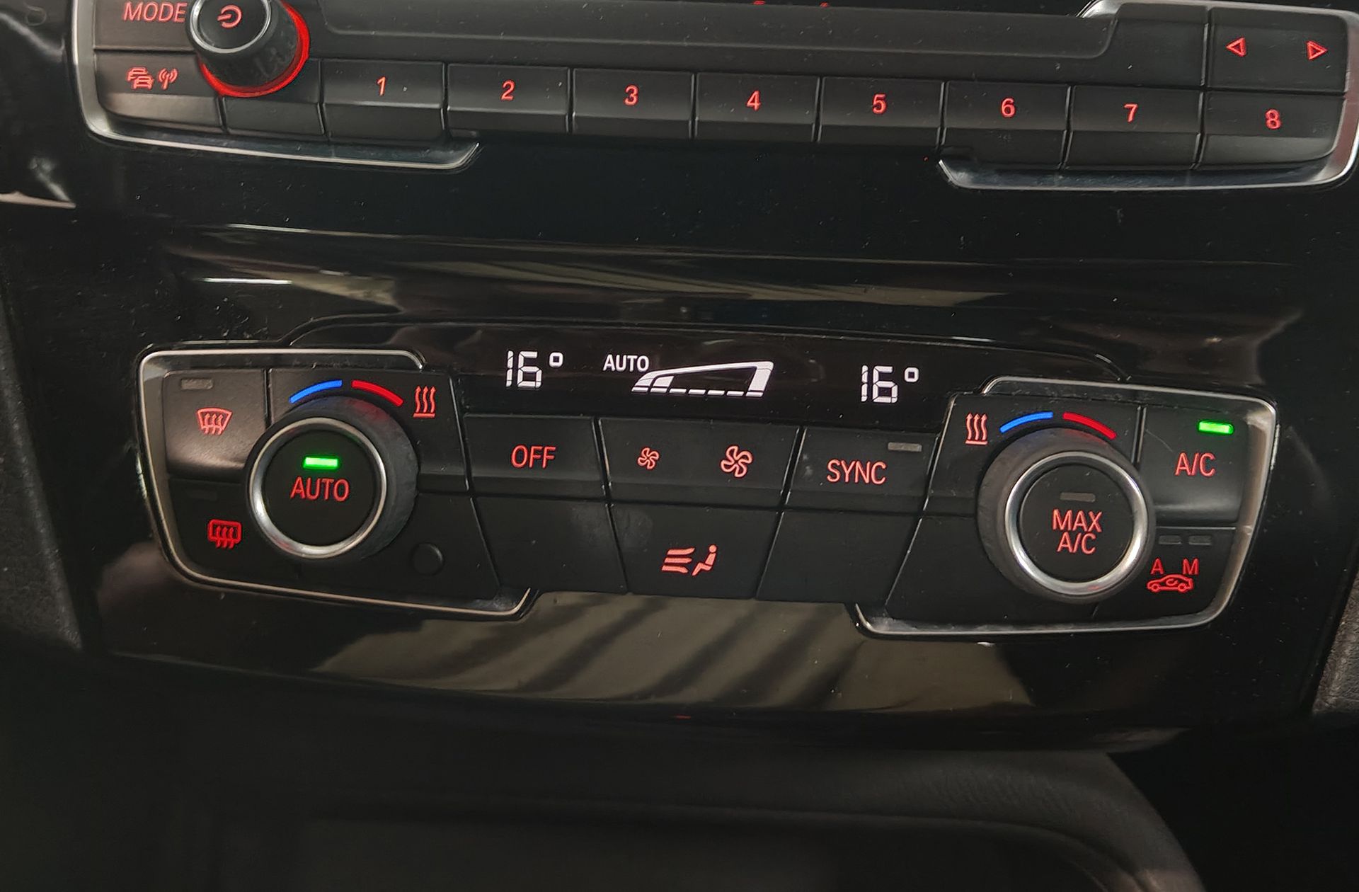 BMW X1 sDrive16d - foto 31