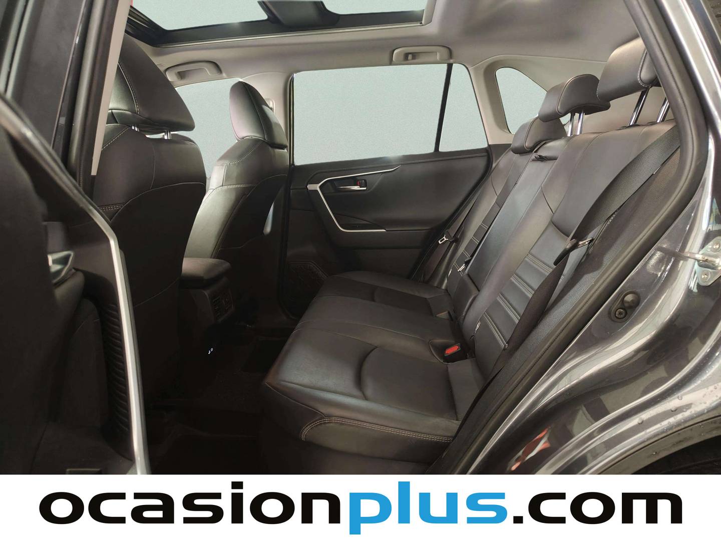 Foto asientos traseros Toyota Rav4 Toyota Rav4 220H Advance 4x2 (218 CV)