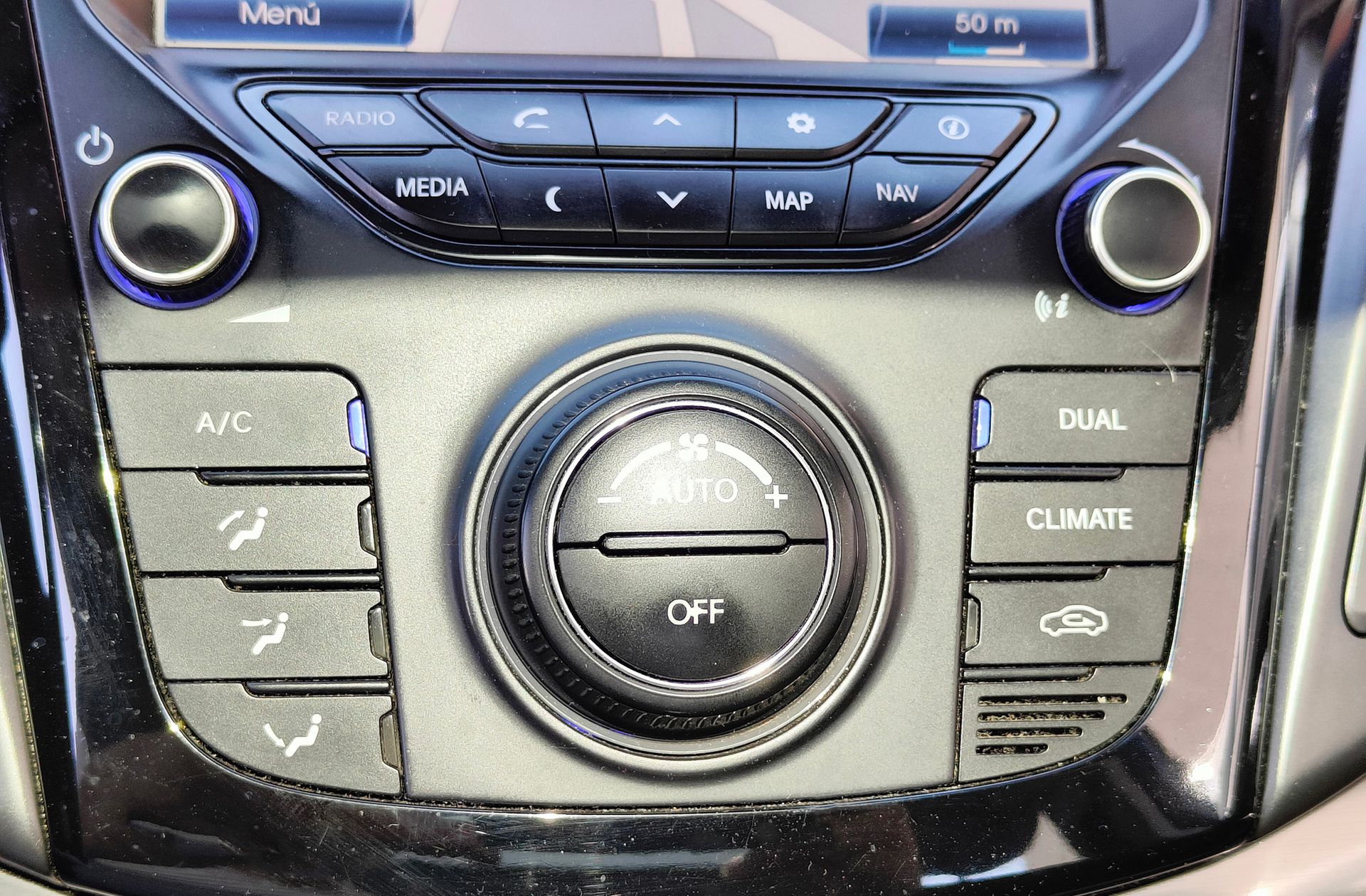 Hyundai i40 CW 1.7 CRDi BlueDrive Tecno Xenon Sky - foto 35