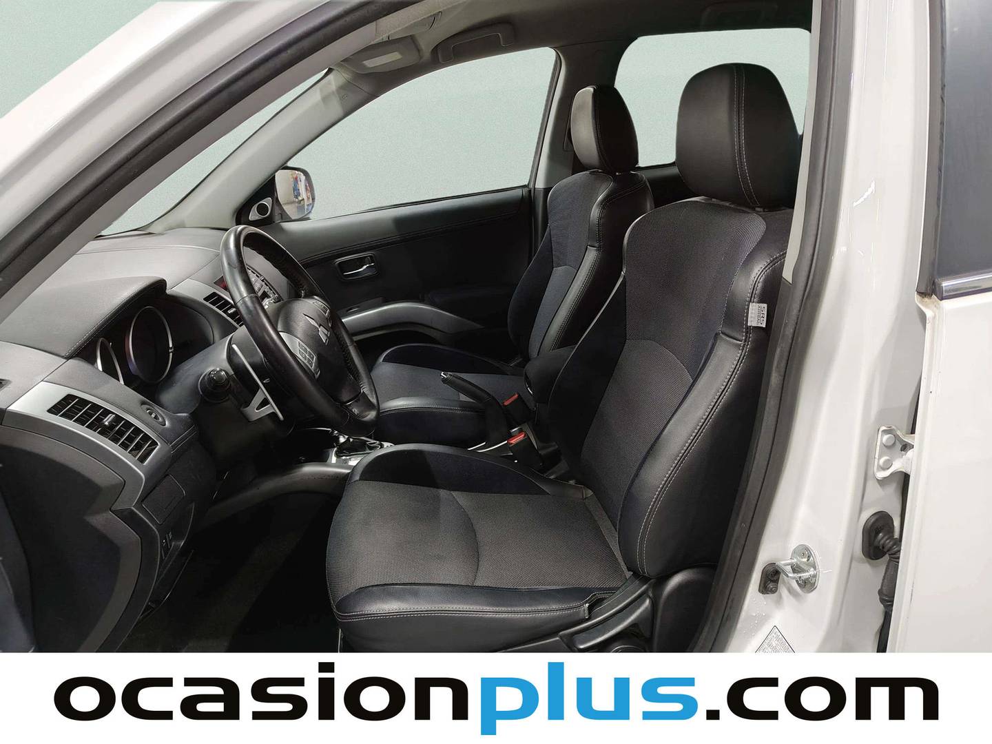 Foto Mitsubishi Outlander Mitsubishi Outlander 2.2 DI-D TC-SST Motion (156 CV) 7 Plazas