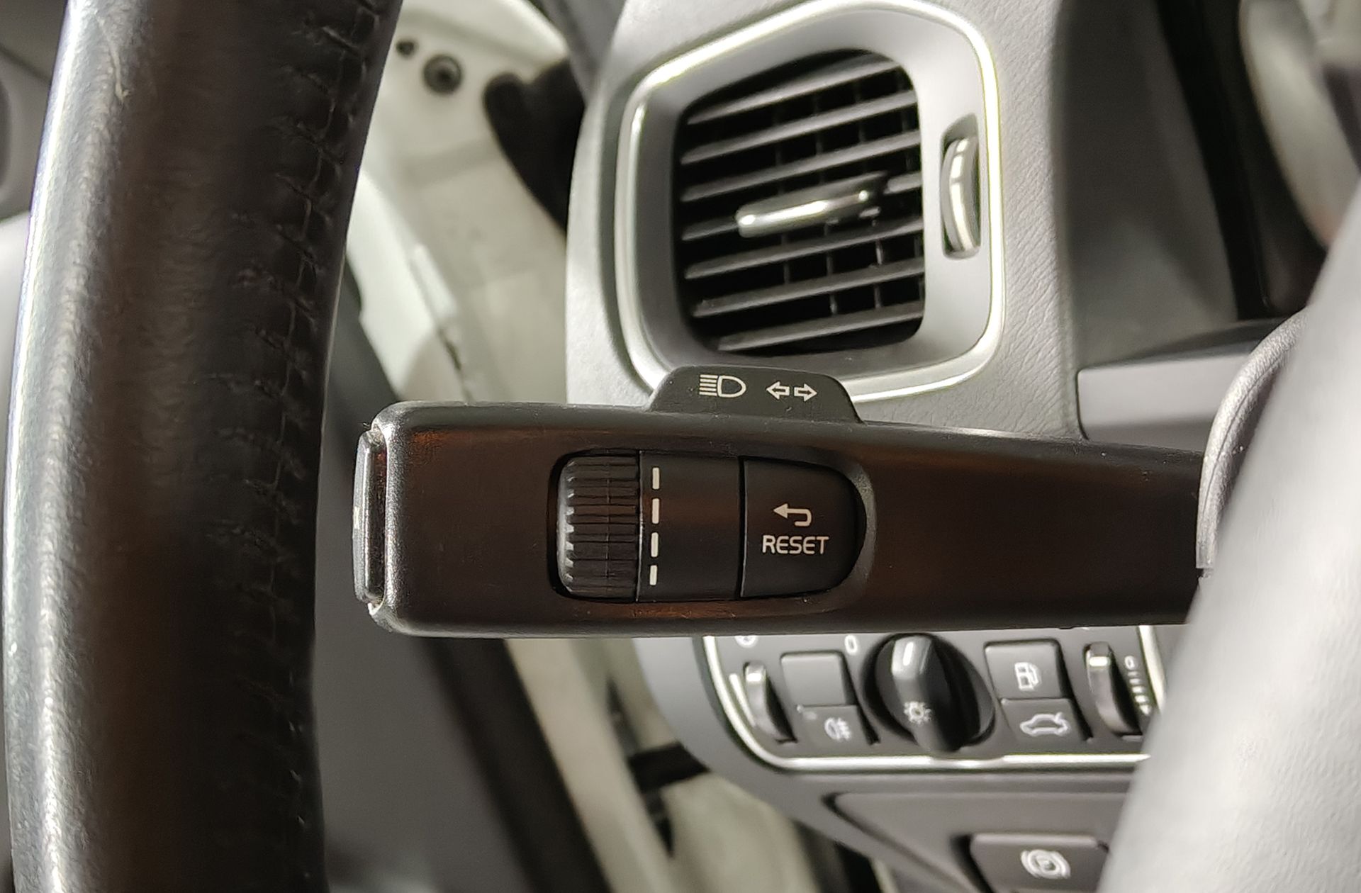 Volvo V60 Cross Country D3 Kinetic - foto 21