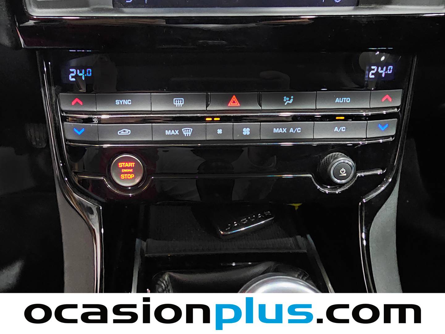 Foto Jaguar XE Jaguar XE 2.0 Diesel XE-Pure (180 CV)