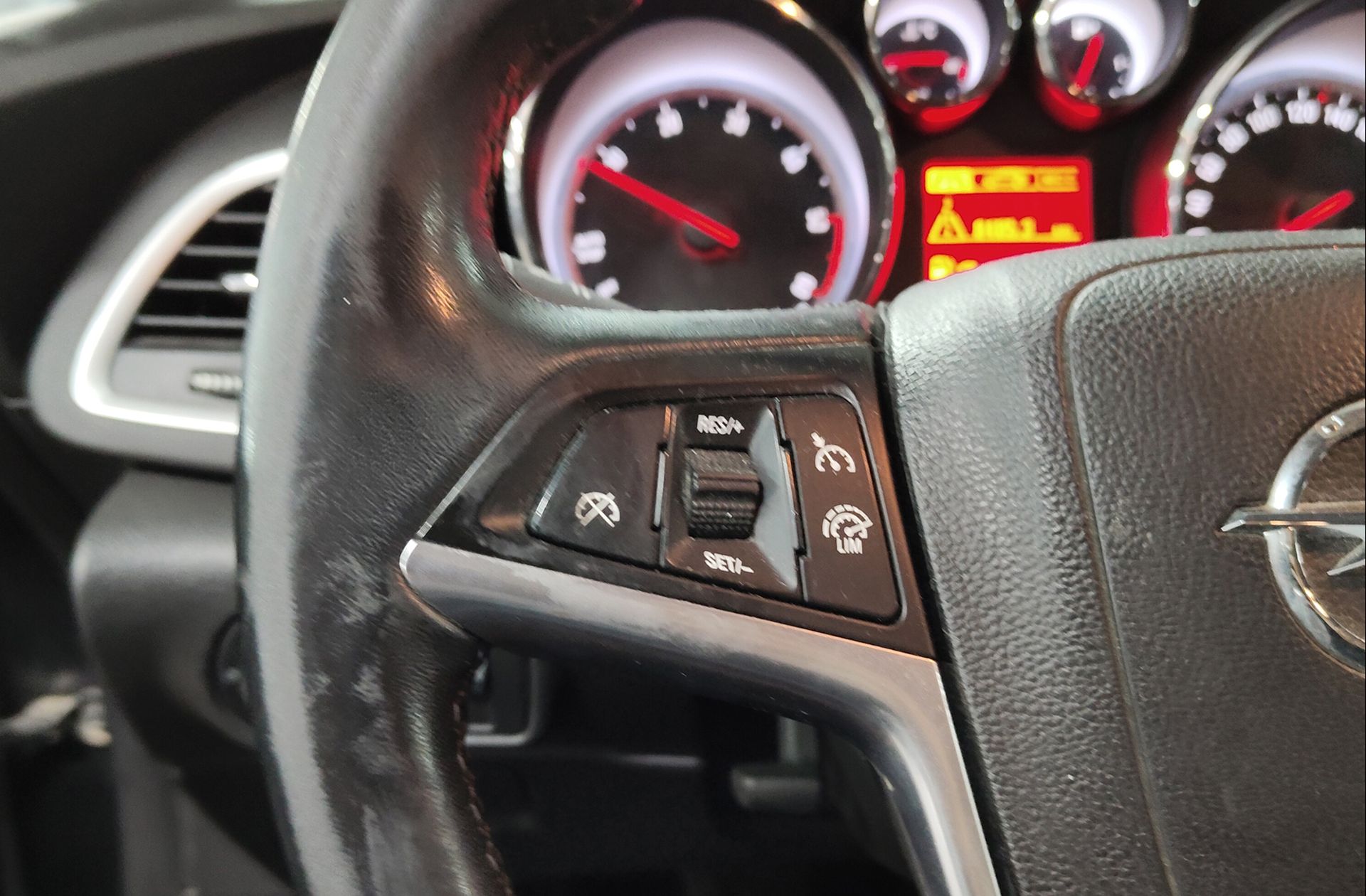 Opel Astra 1.6 CDTi Selective - foto 22