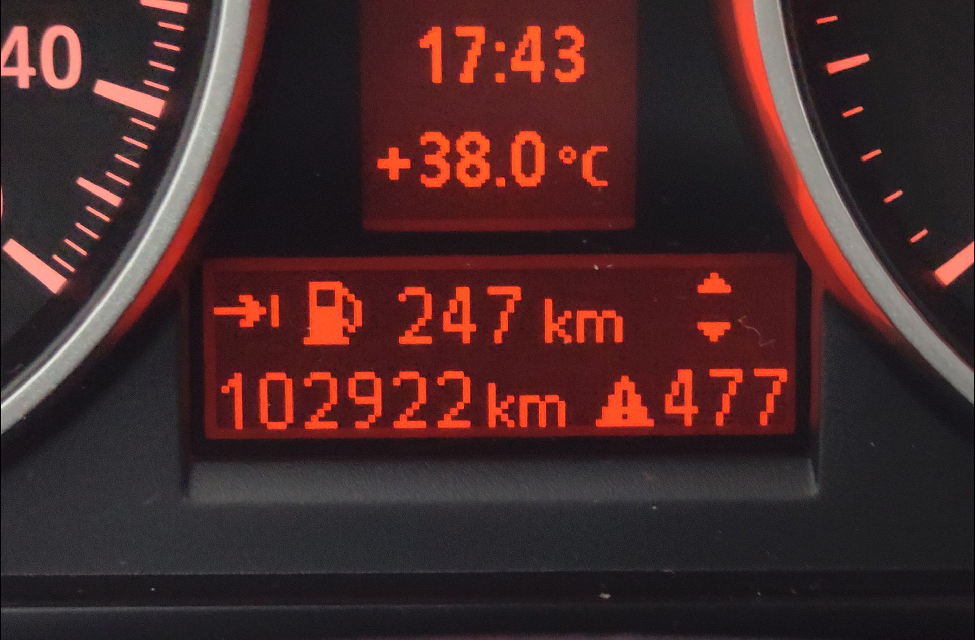 BMW X1 sDrive18d - foto 12