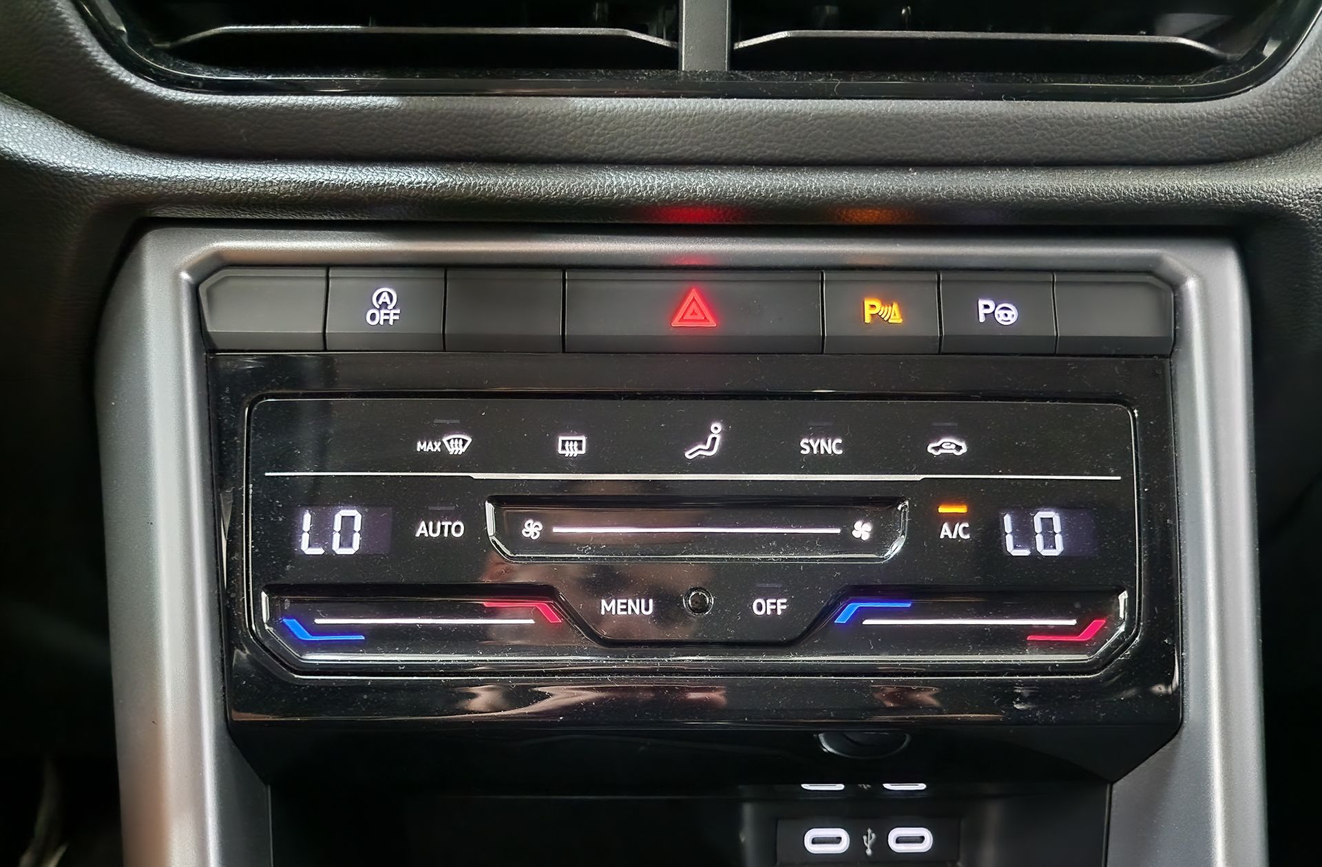 Volkswagen T-Roc Life 1.0 TSI - foto 35