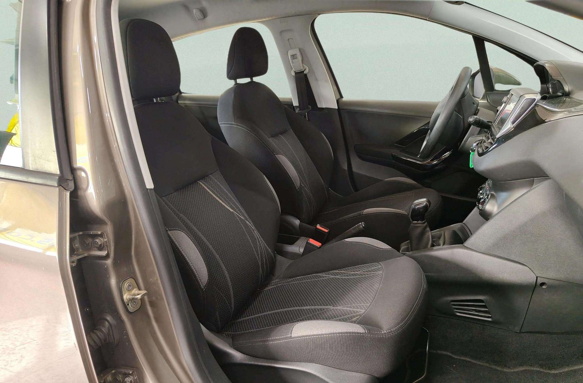 Peugeot 208 1.6 e-HDI Active - foto 15