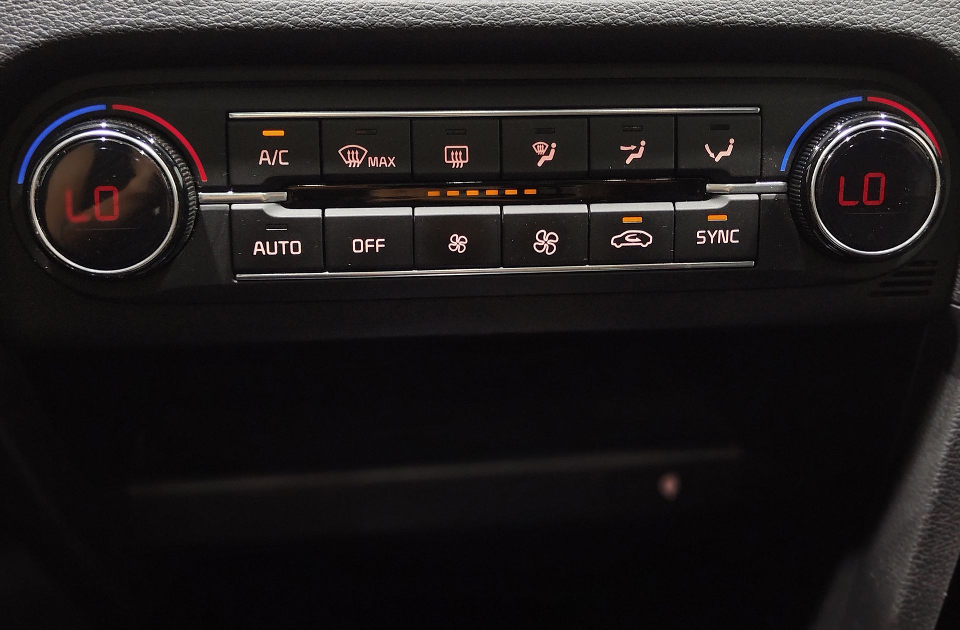 Kia XCeed 1.4 T-GDi Emotion - foto 29
