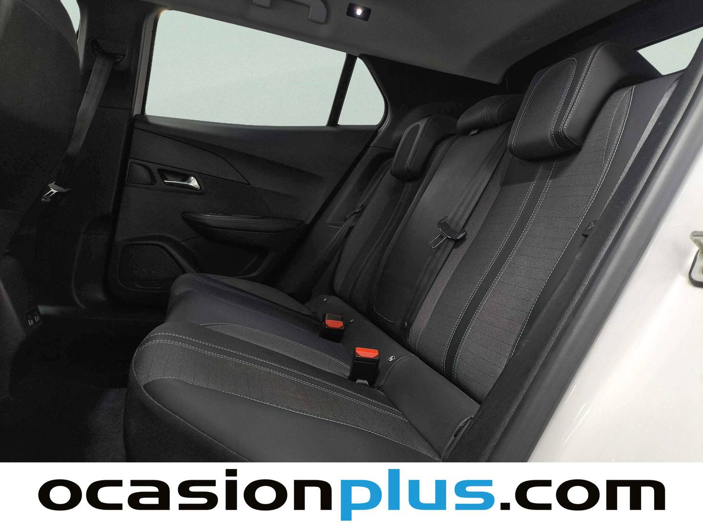 Foto asientos traseros Peugeot 2008 Peugeot 2008 PureTech 130 S&S Allure EAT8 (130 CV)