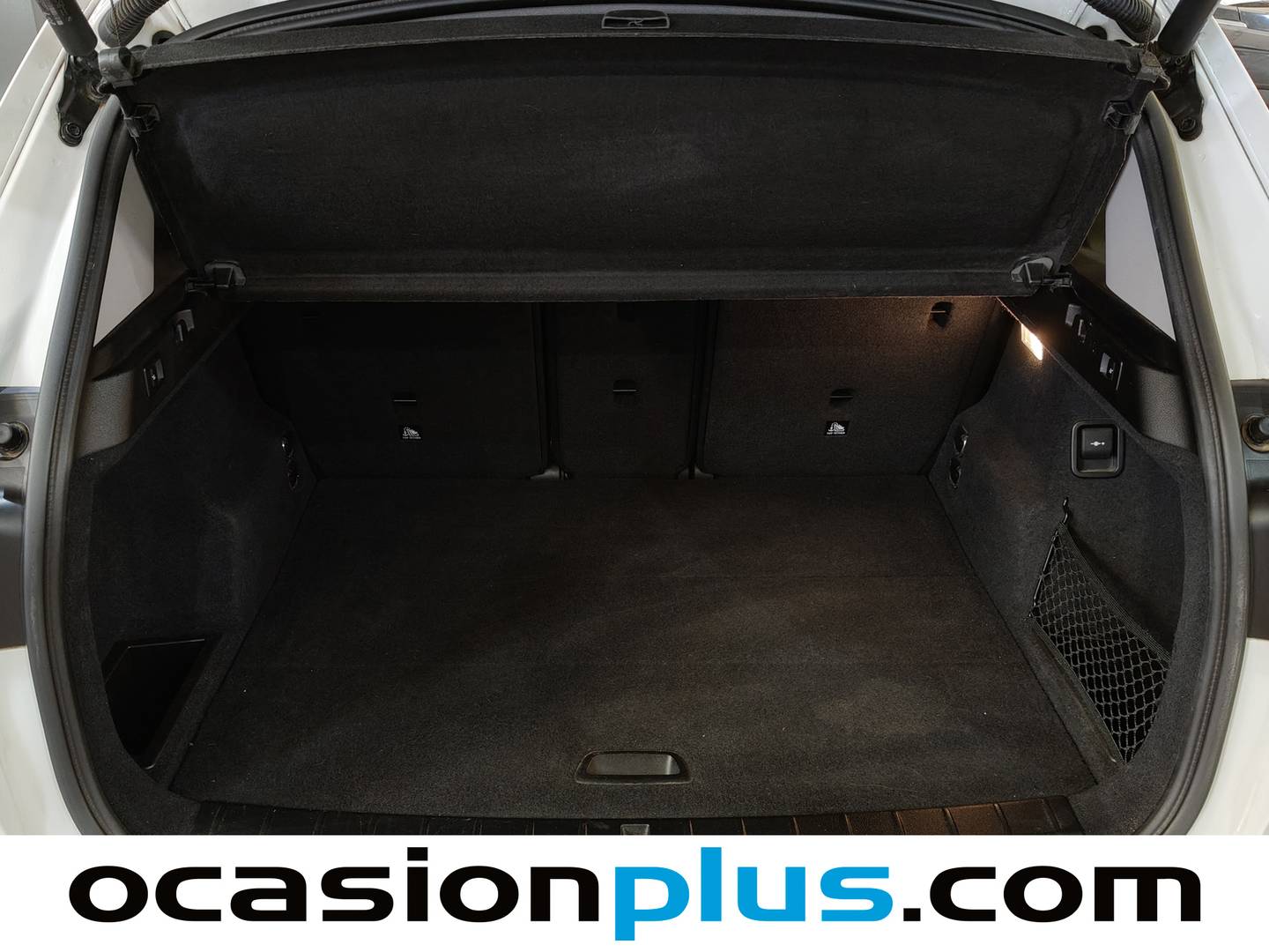Fotos maletero BMW X1 BMW X1 sDrive18i (140 CV)