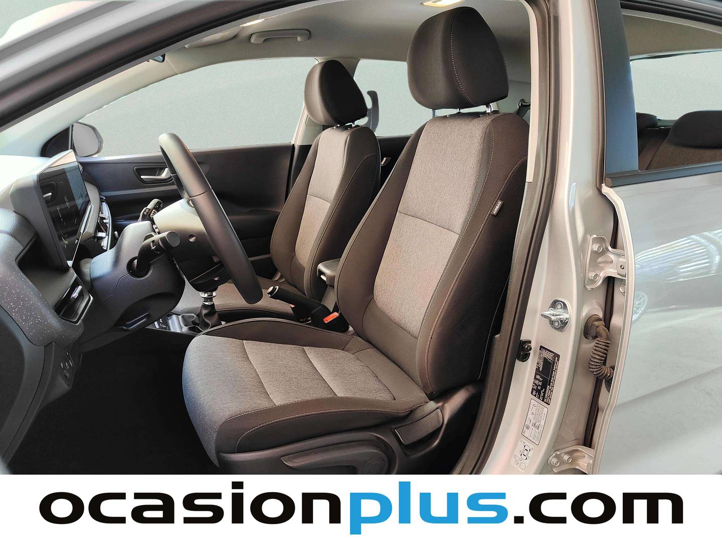 Foto asientos delanteros KIA Stonic KIA Stonic 1.0 T-GDi MHEV Concept (115 CV)