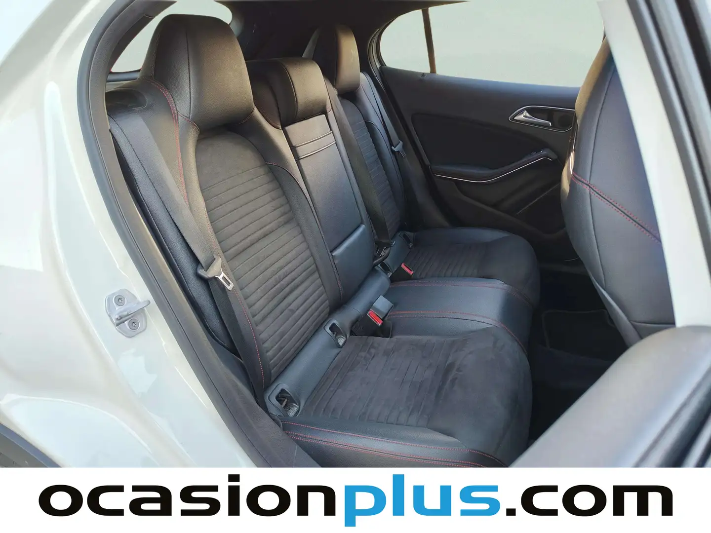 Foto Mercedes GLA Mercedes-Benz GLA 200 d AMG Line (136 CV)