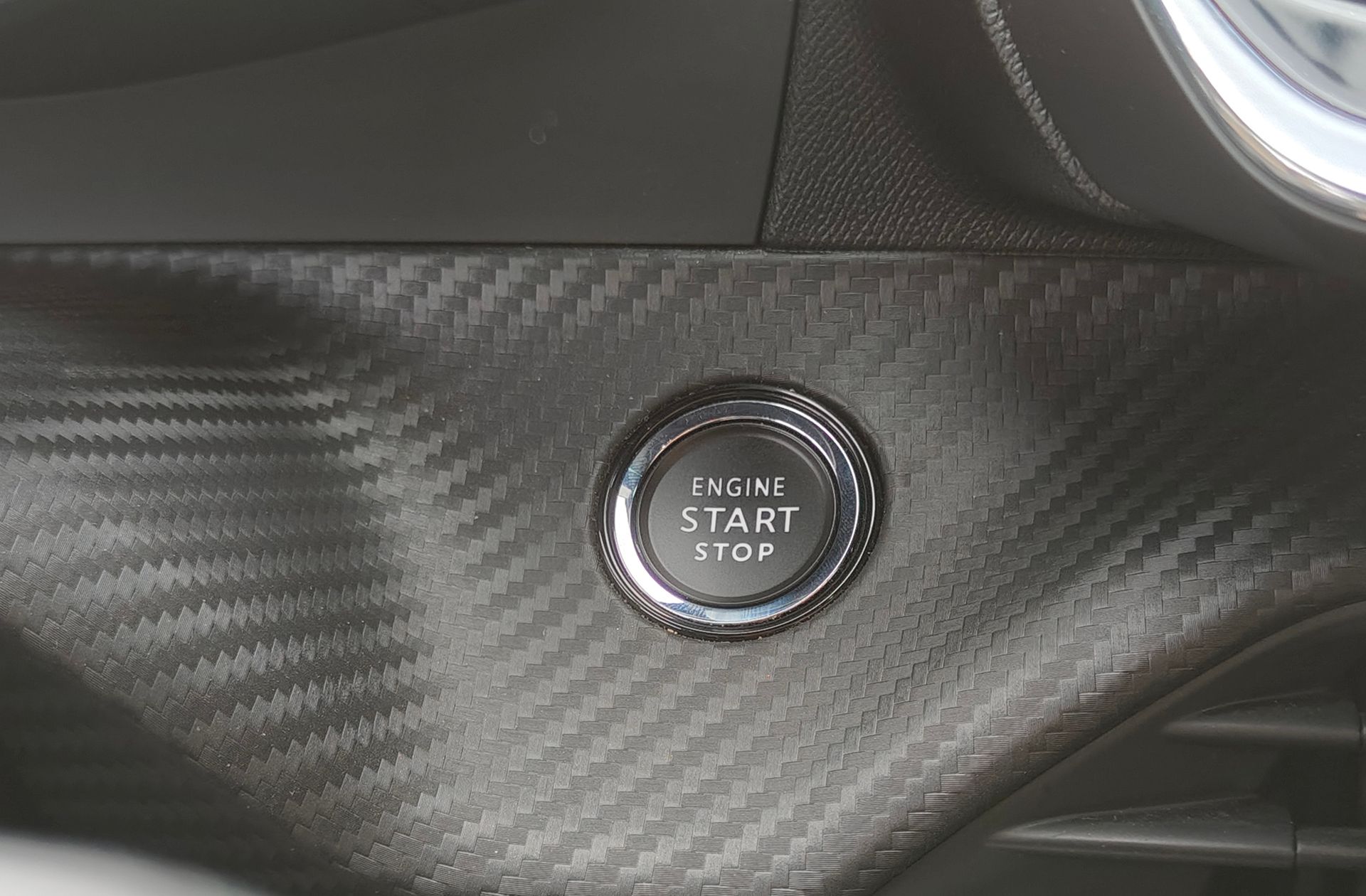 Peugeot 2008 PureTech 130 GT Line EAT8 - foto 40