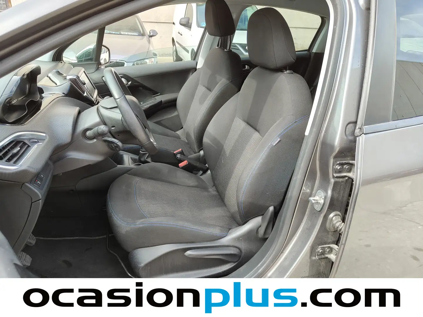 Foto Peugeot 208 Peugeot 208 PureTech Signature (82 CV)