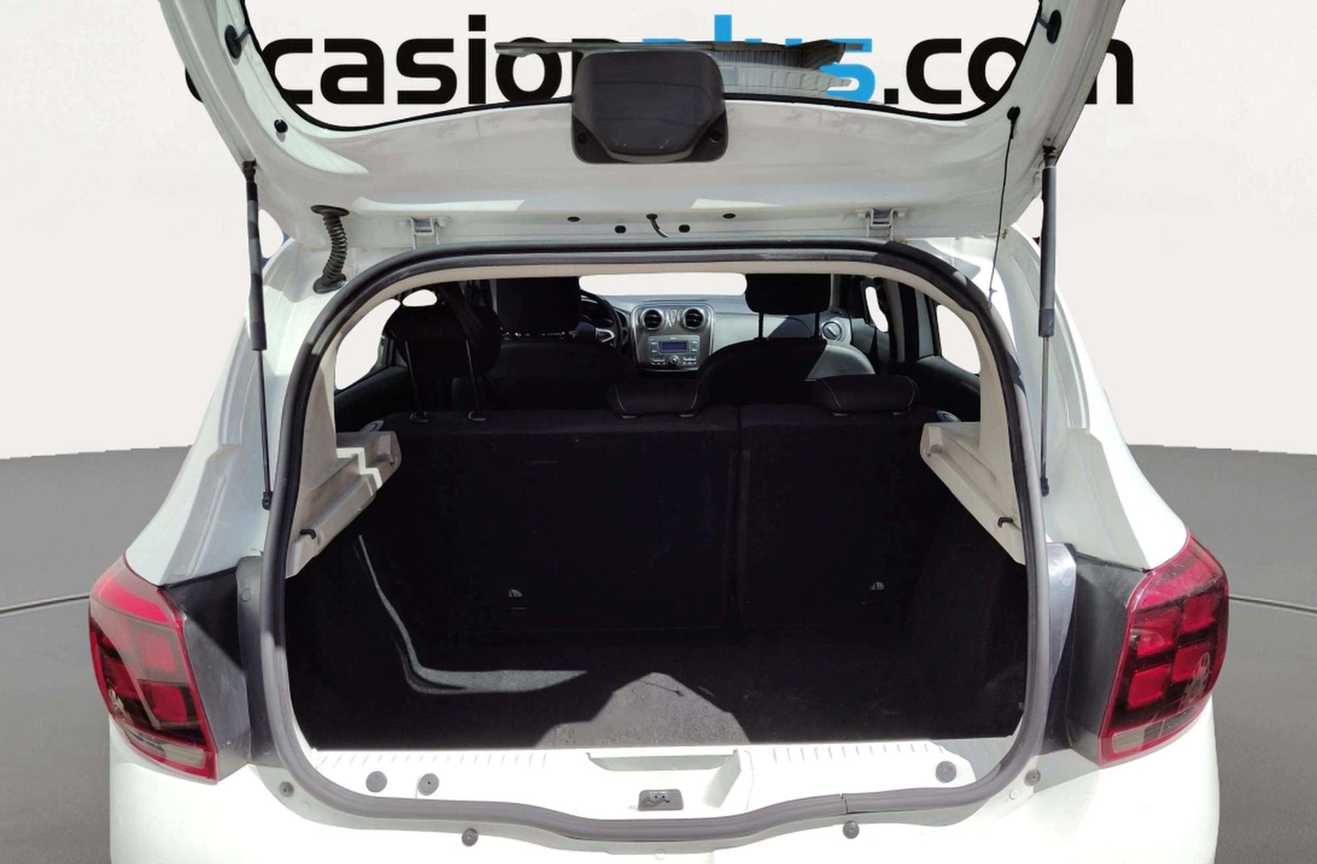 Dacia Sandero Laureate dCi - foto 12