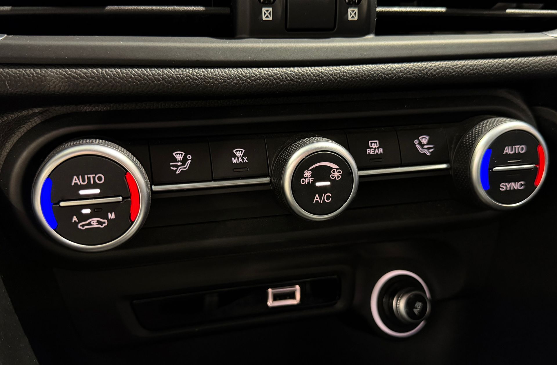 Alfa Romeo Giulia 2.9T V6 Quadrifoglio - foto 41