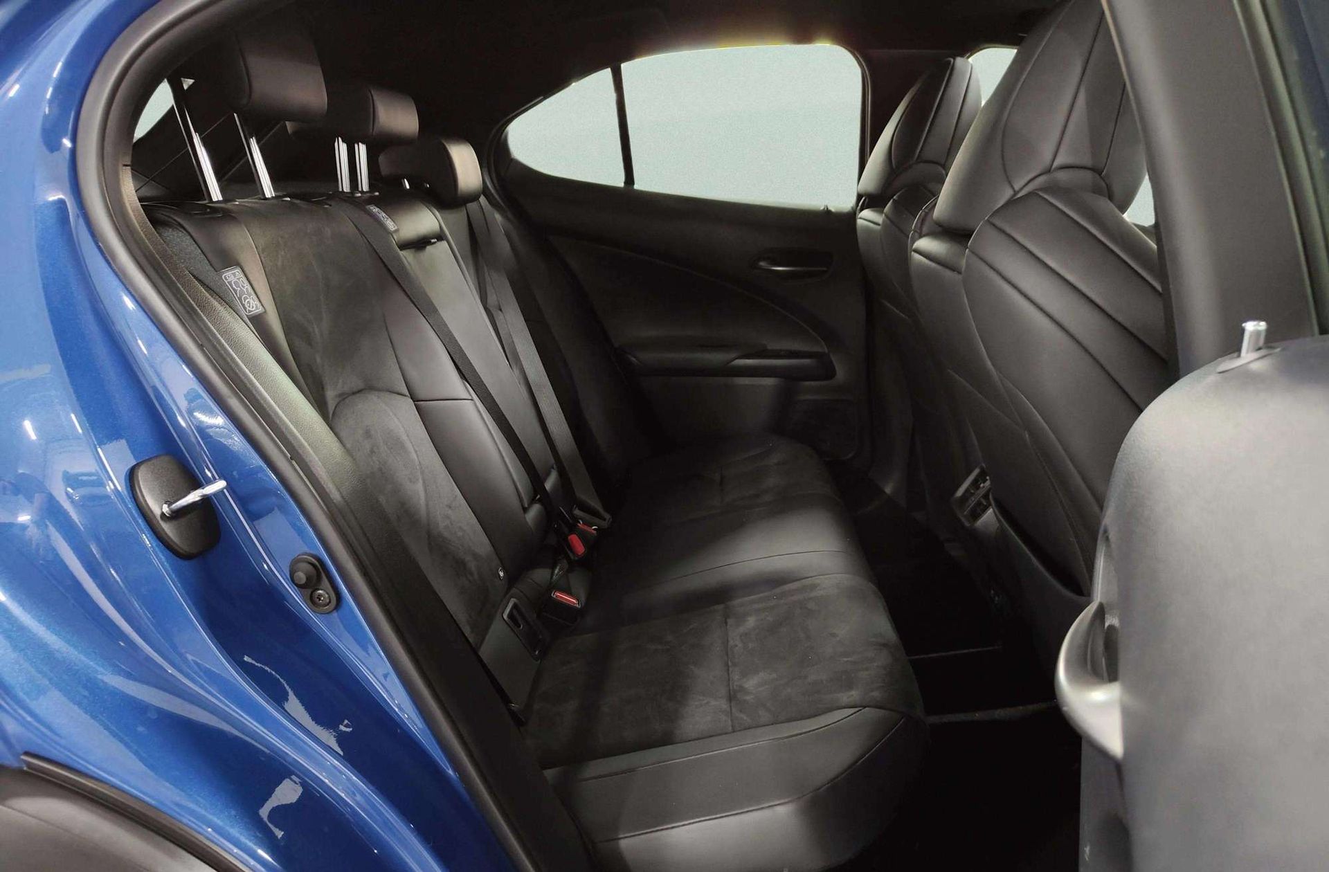 Lexus UX 250h F Sport - foto 25