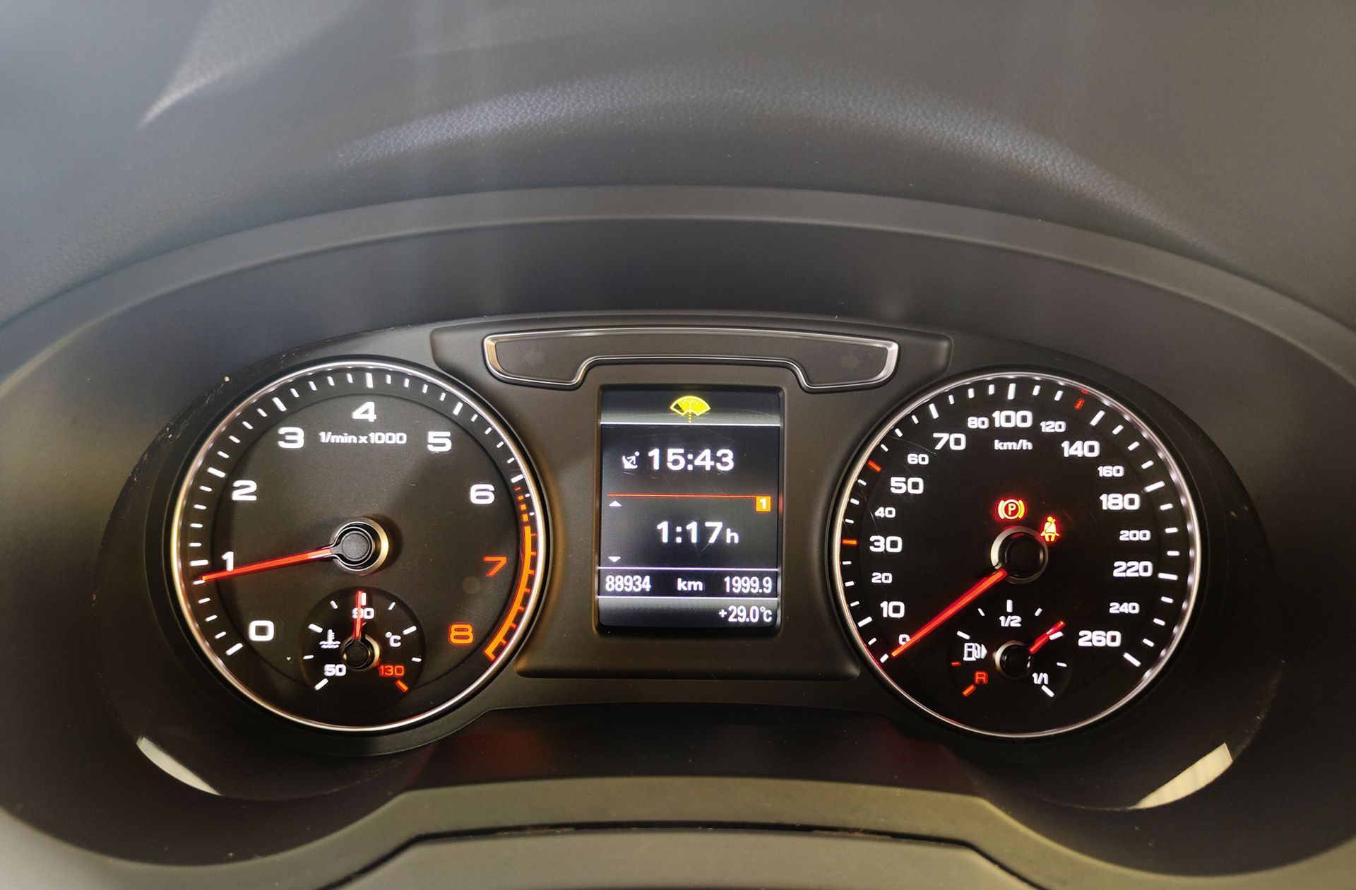 Audi Q3 design edition 1.4 TFSI - foto 21