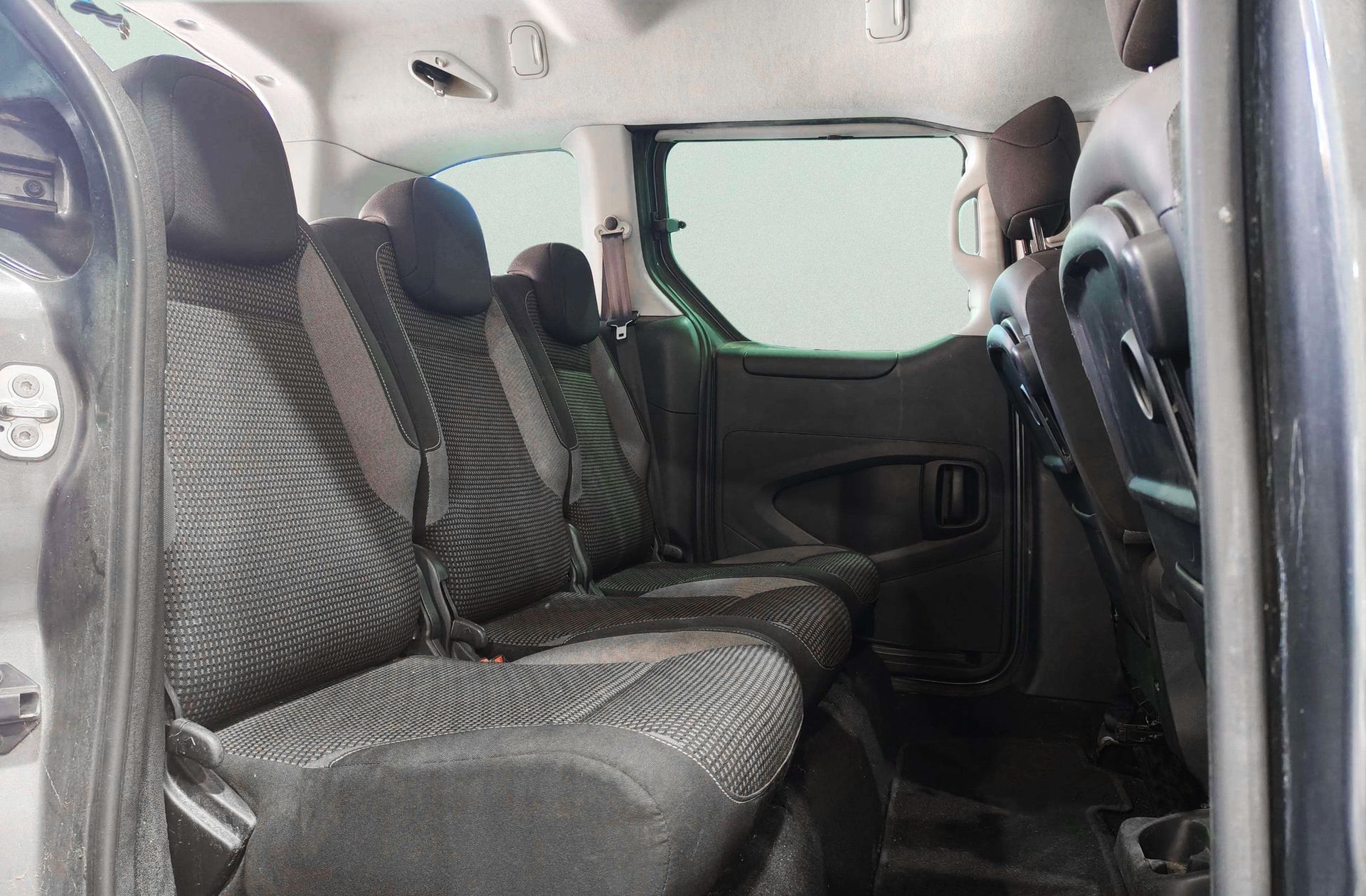 Peugeot Partner Tepee Combi 1.2 PureTech Adventure Edition - foto 14