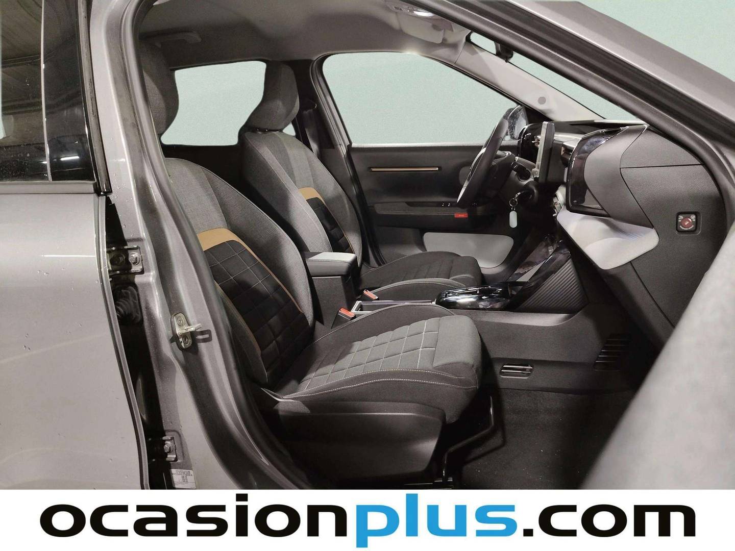 Citroën C3 Aircross Citroën C3 Aircross Hybrid 145 Plus e-DCS6 (145 CV) km 0