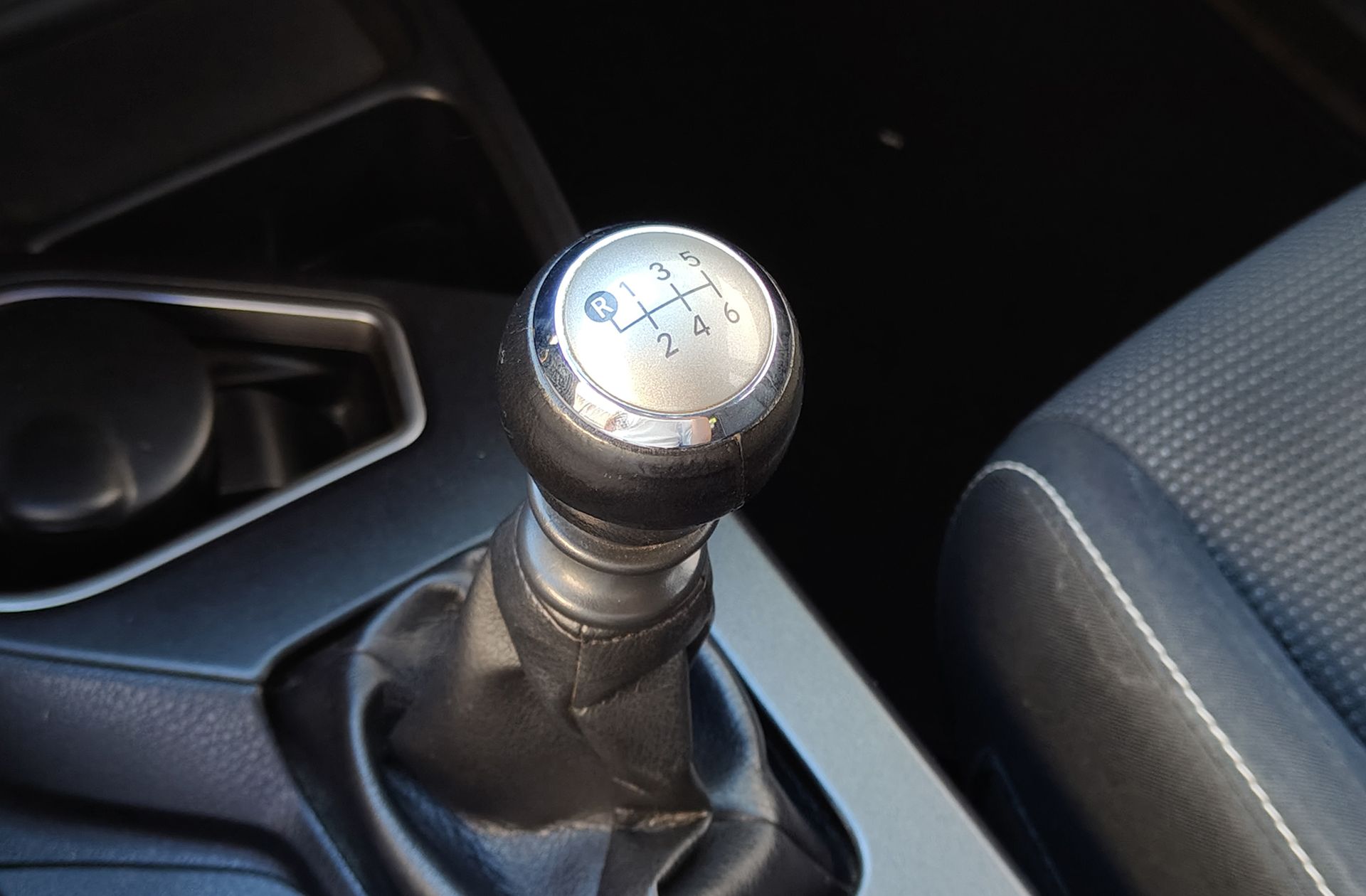Toyota RAV4 150D 2WD Advance - foto 5