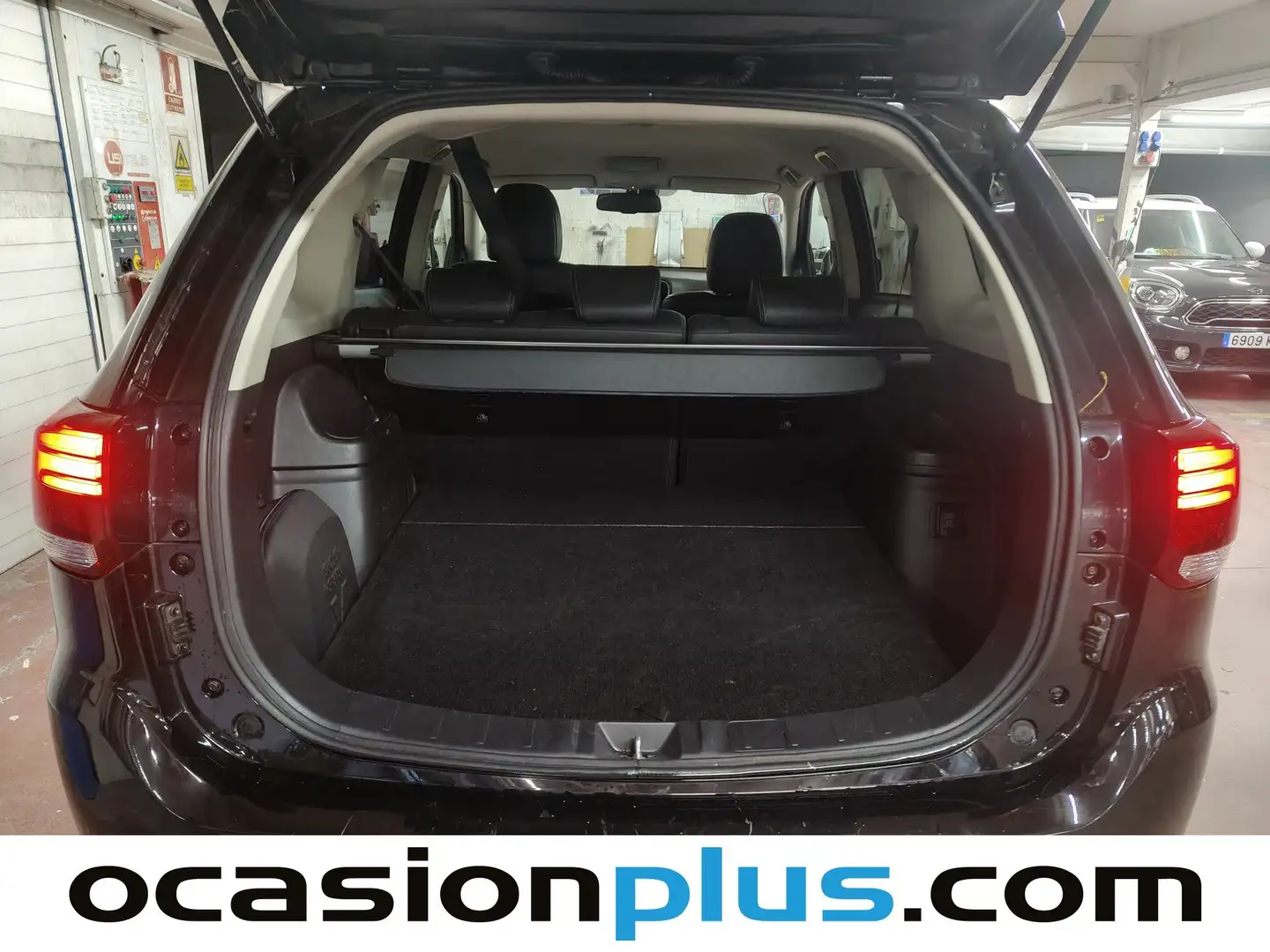 Foto Mitsubishi Outlander Mitsubishi Outlander 2.4 PHEV Motion 4WD Auto (224 CV)