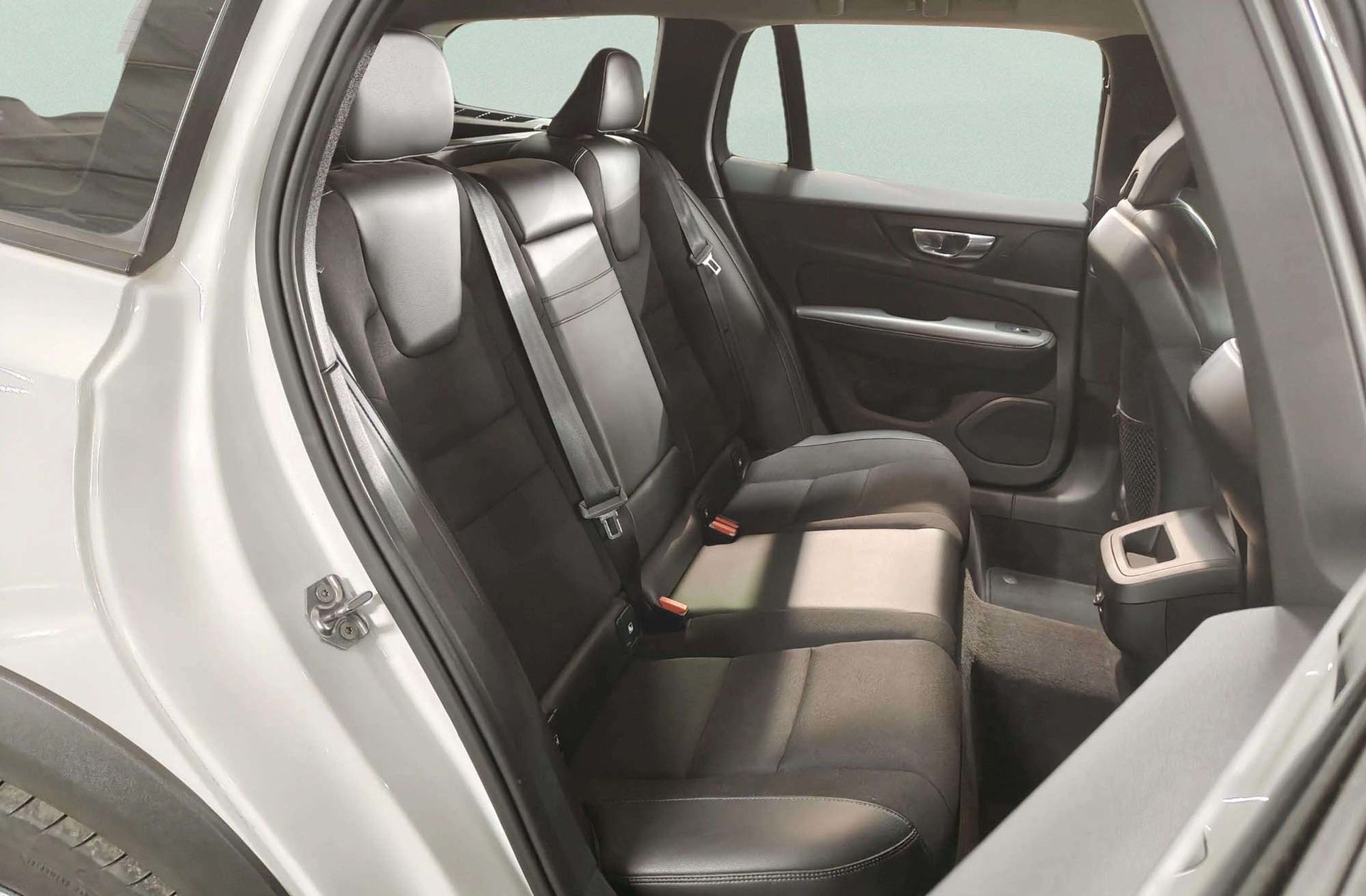 Volvo V60 D4 AWD - foto 21