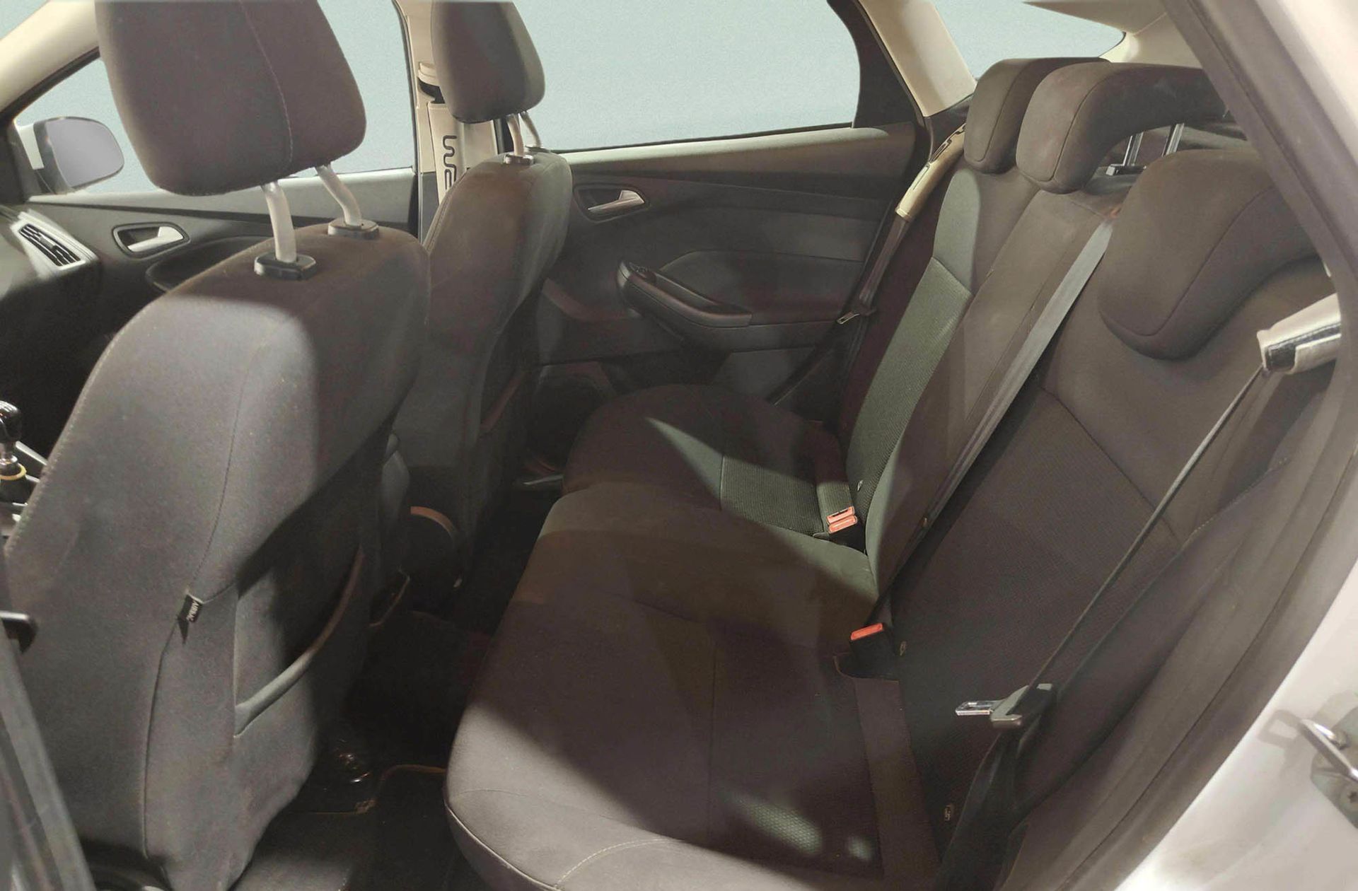 Ford Focus 1.0 EcoBoost Business - foto 12