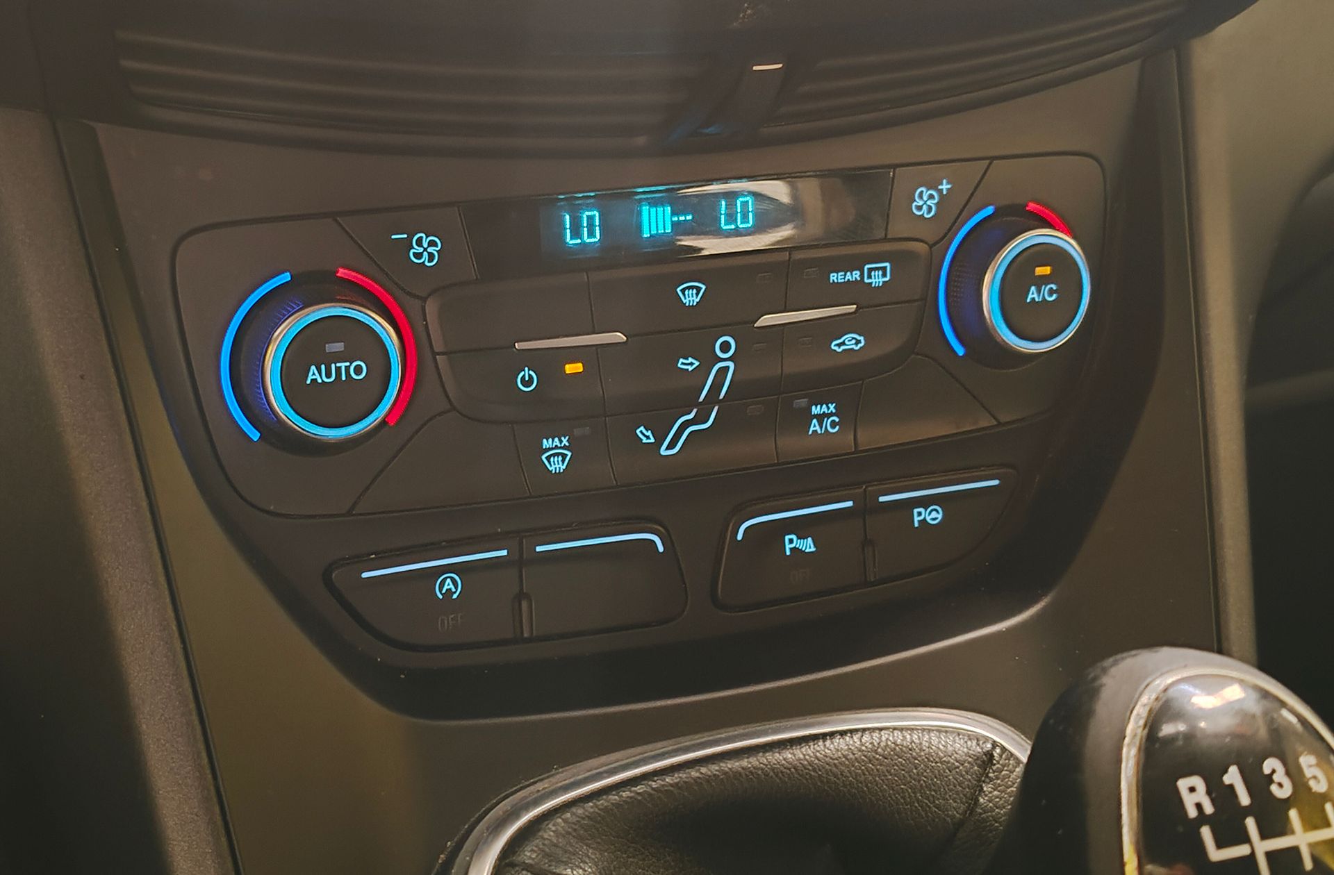 Ford C-Max 1.0 EcoBoost Trend+ - foto 30