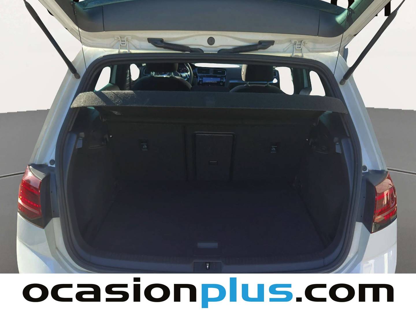 Fotos maletero Volkswagen Golf Volkswagen Golf Sport 1.5 TSI Evo (150 CV) DSG Pack R-Line