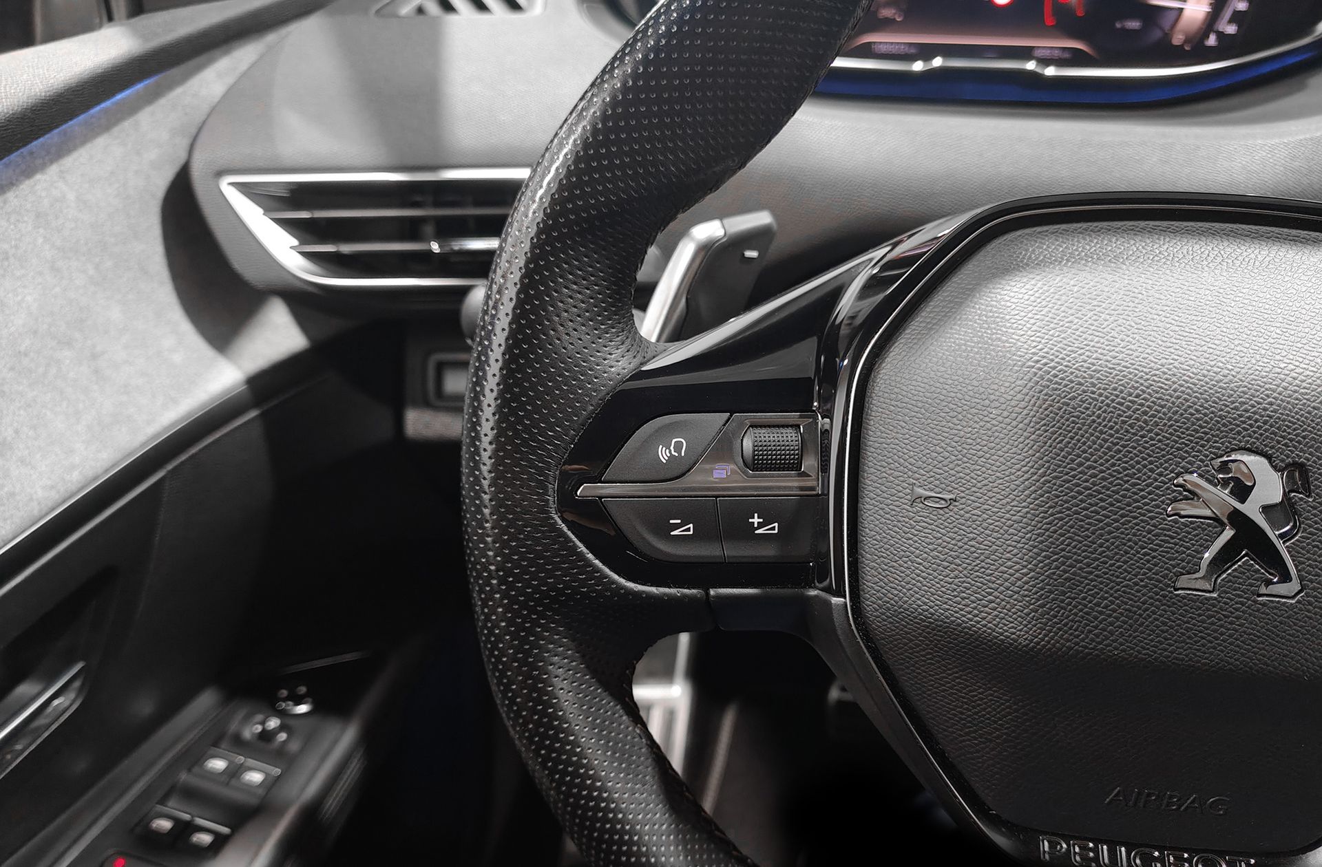 Peugeot 5008 BlueHDi 130 GT EAT8 7 plazas - foto 33