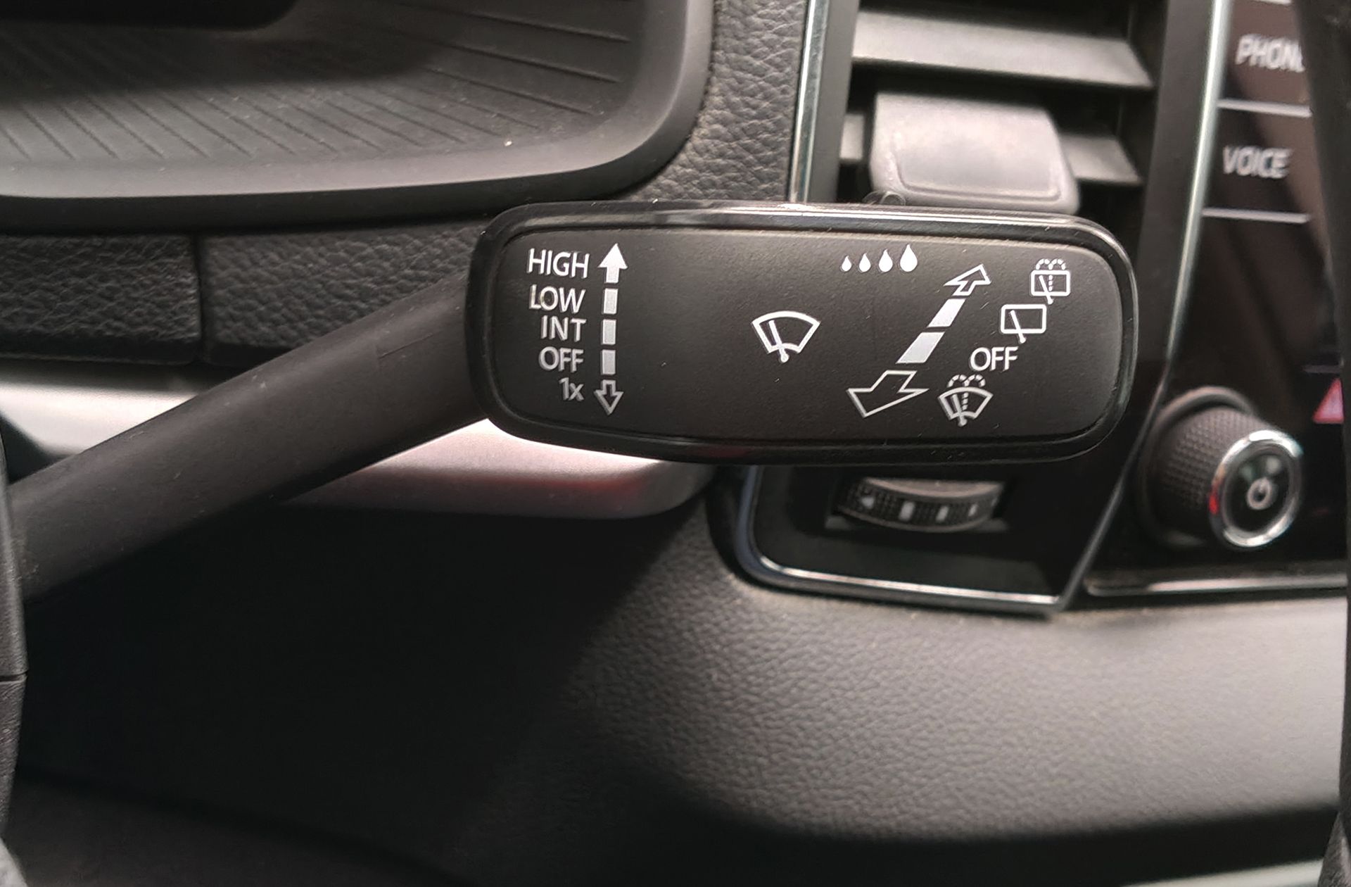 Škoda Karoq 2.0 TDI Selection 85 - foto 30