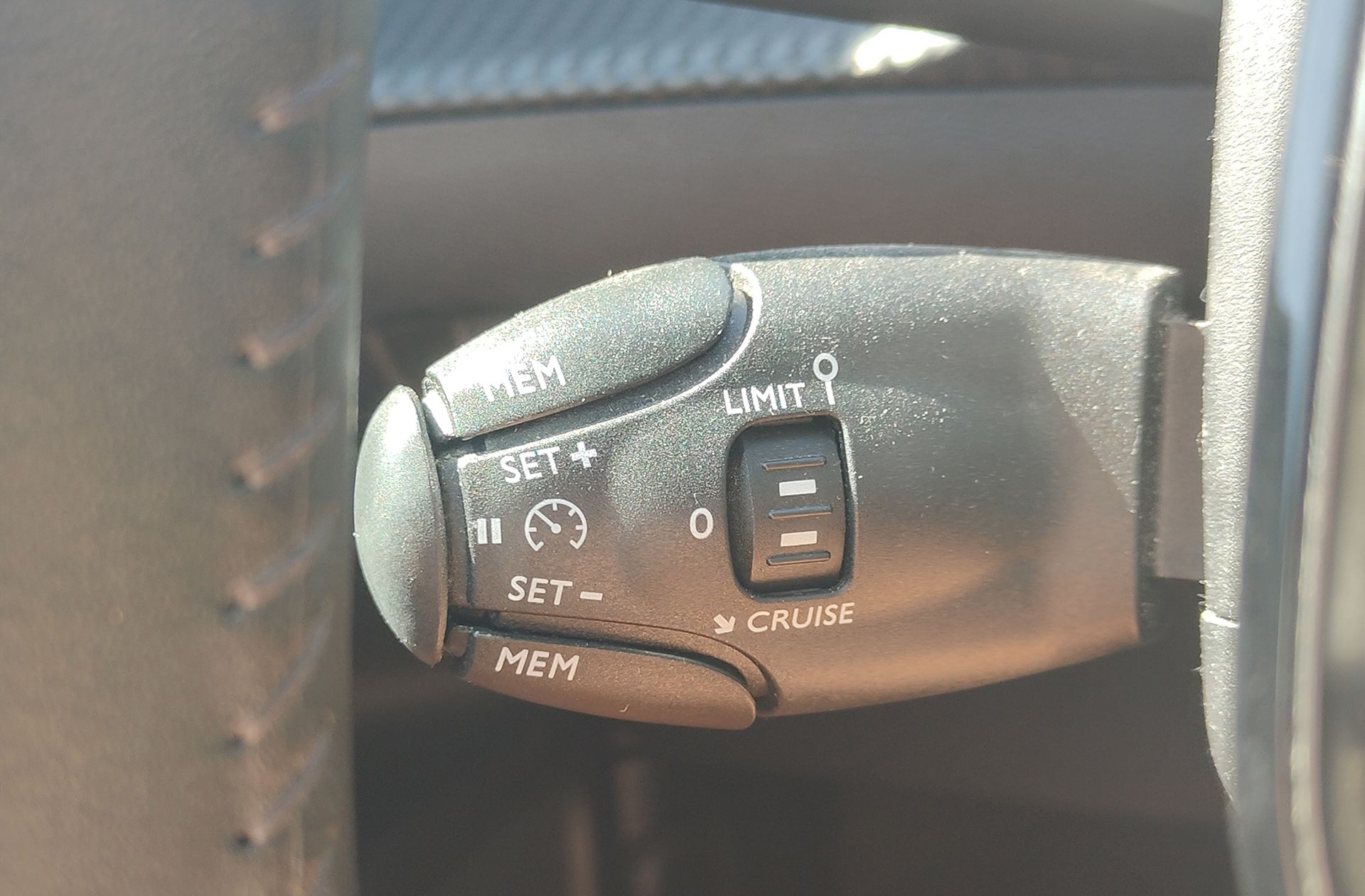 Peugeot 2008 PureTech 100 Active Pack - foto 21