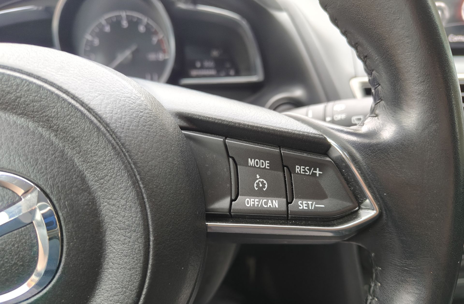 Mazda3 2.0 GE Black Tech Edition - foto 27
