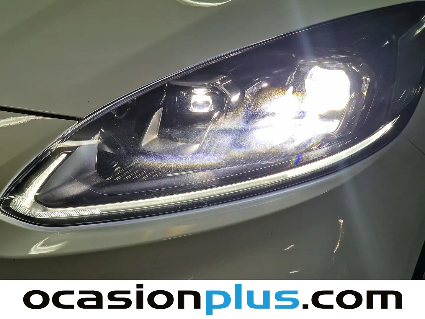 Foto Ford Kuga Ford Kuga 1.5 EcoBlue Titanium (120 CV)