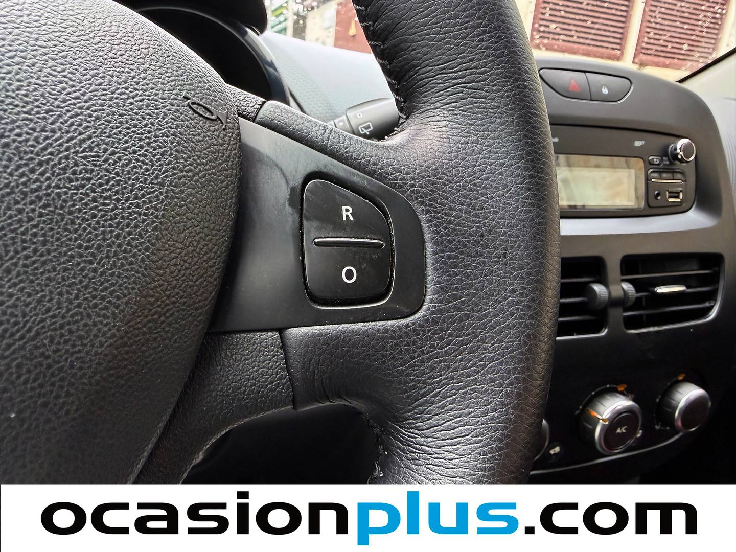 Foto Renault Clio Renault Clio 1.2 16v Authentique (75 CV)