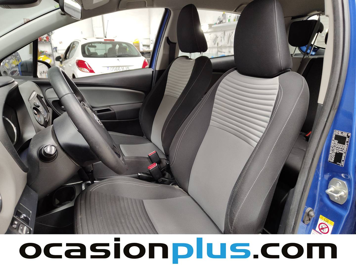 Foto asientos delanteros Toyota Yaris Toyota Yaris 1.5 Hybrid Active (100 CV)