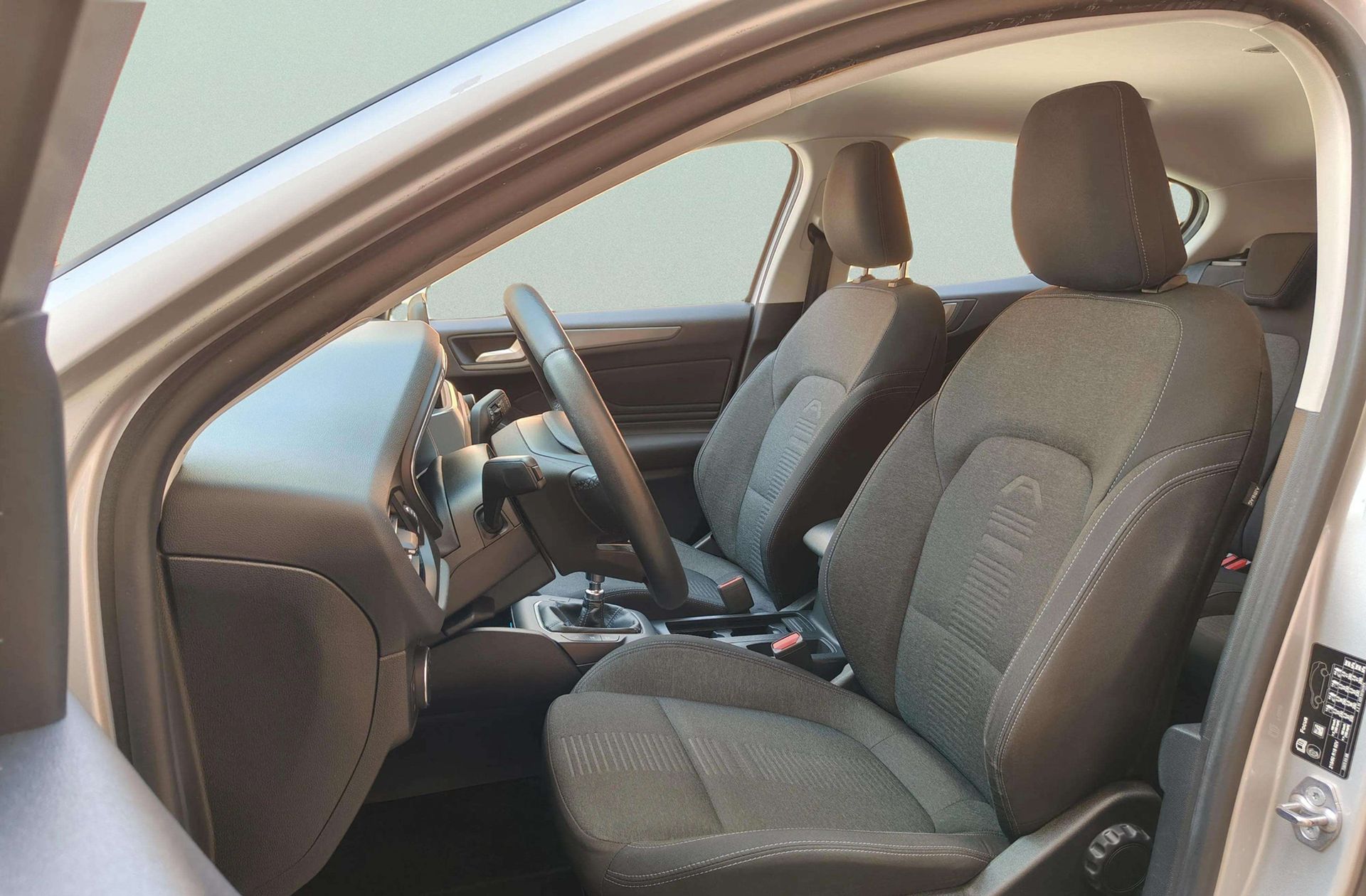 Ford Focus 1.0 EcoBoost Active - foto 12