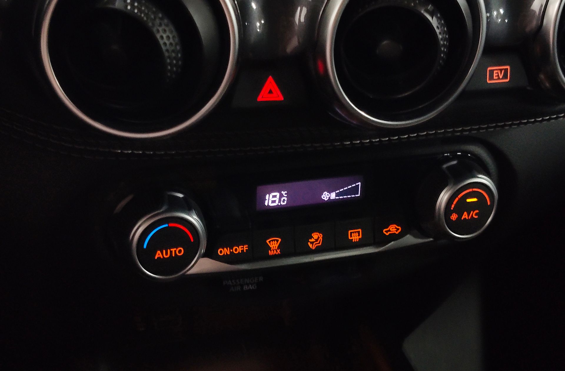 Nissan Juke 1.6 Hybrid N-Connecta - foto 27