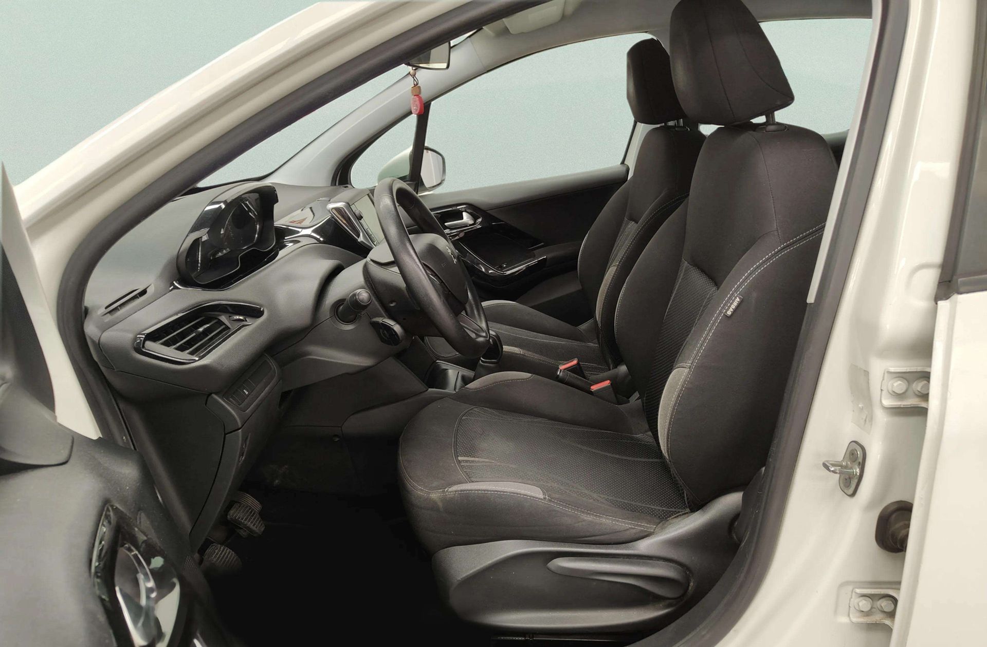 Peugeot 208 1.4 HDi Active - foto 8