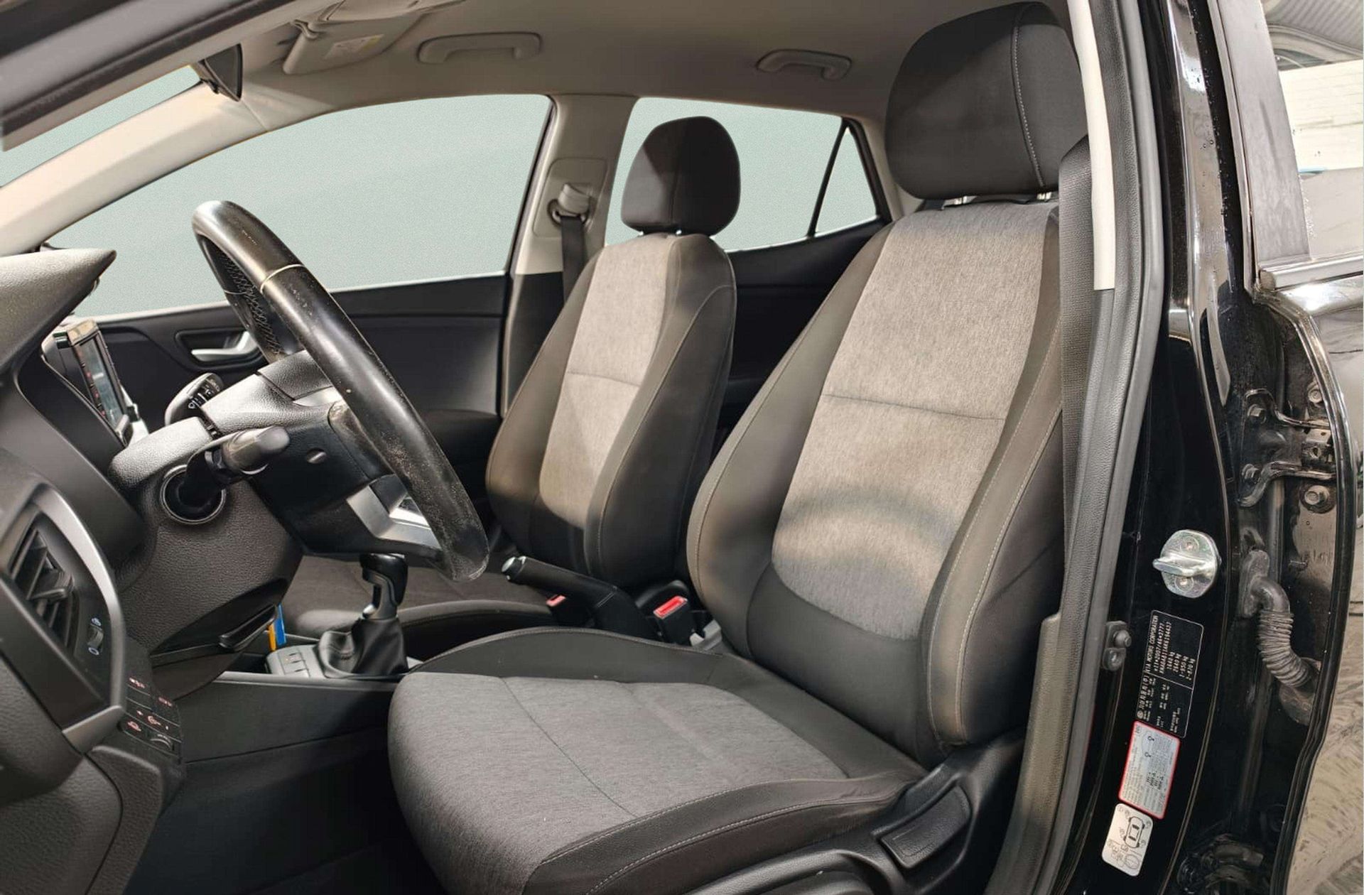 Kia Stonic 1.0 T-GDi Concept - foto 9